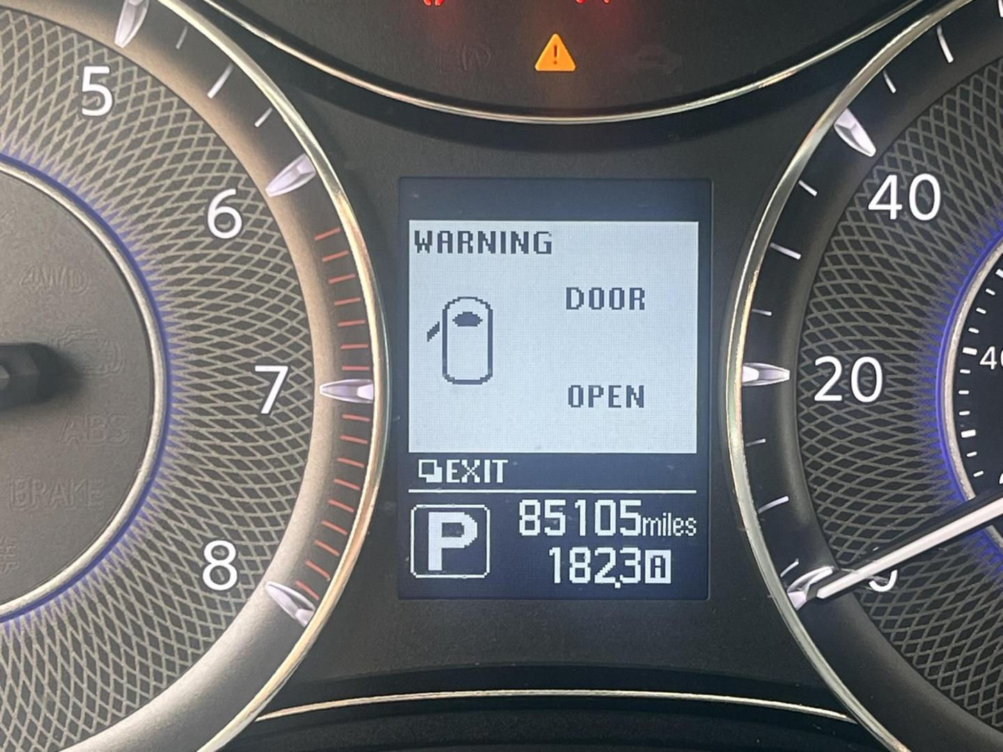 2018 BLACK /Tan Leather Infiniti QX80 4WD (JN8AZ2NE1J9) with an 5.6L V8 DOHC 32V engine, 7A transmission, located at 1018 Brunswick Ave, Trenton, NJ, 08638, (609) 989-0900, 40.240086, -74.748085 - Photo#26