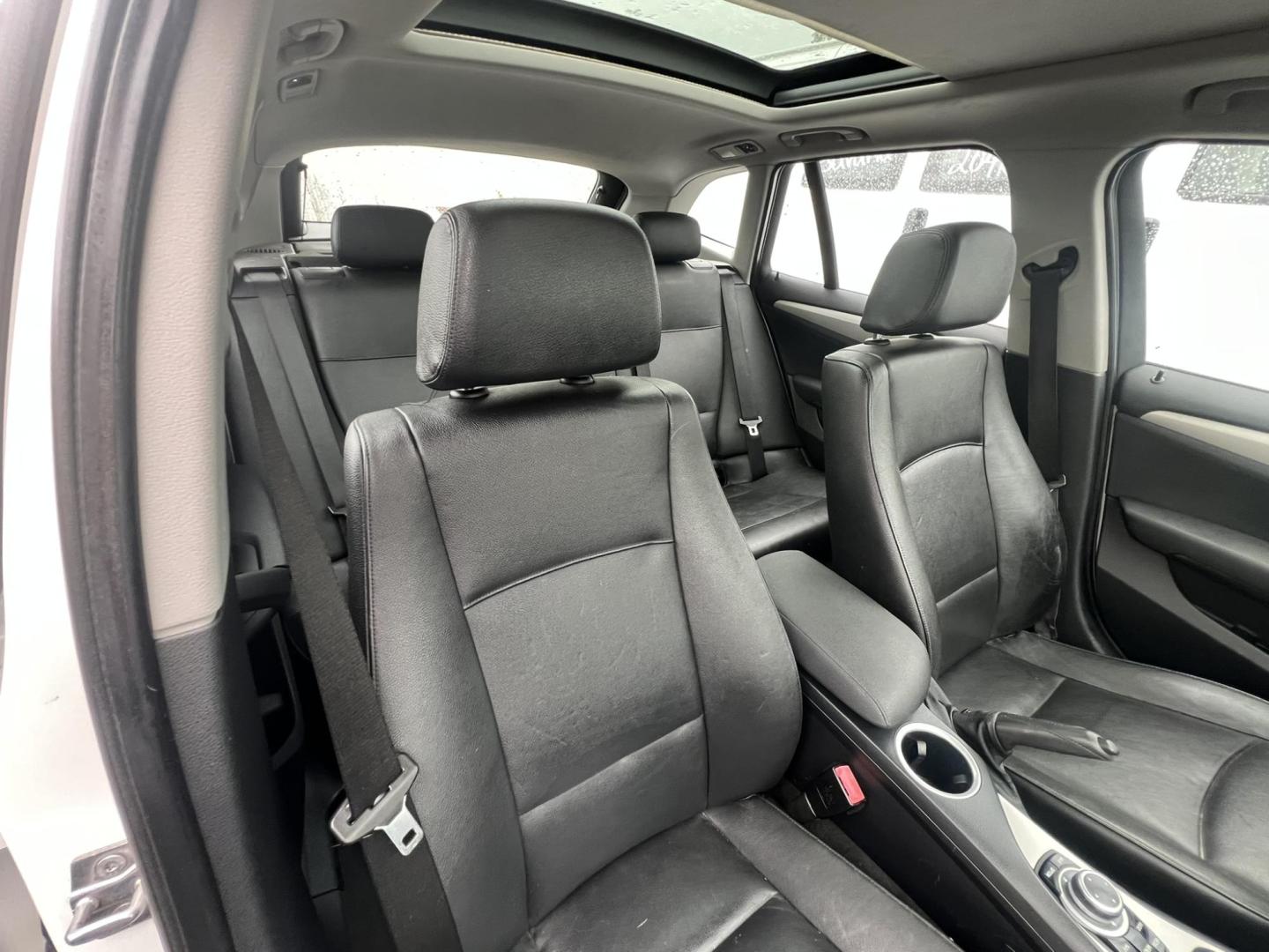 2014 White /Black Leather BMW X1 xDrive28i (WBAVL1C55EV) with an 2.0L L4 DOHC 16V engine, 8-Speed Automatic transmission, located at 1018 Brunswick Ave, Trenton, NJ, 08638, (609) 989-0900, 40.240086, -74.748085 - Photo#16
