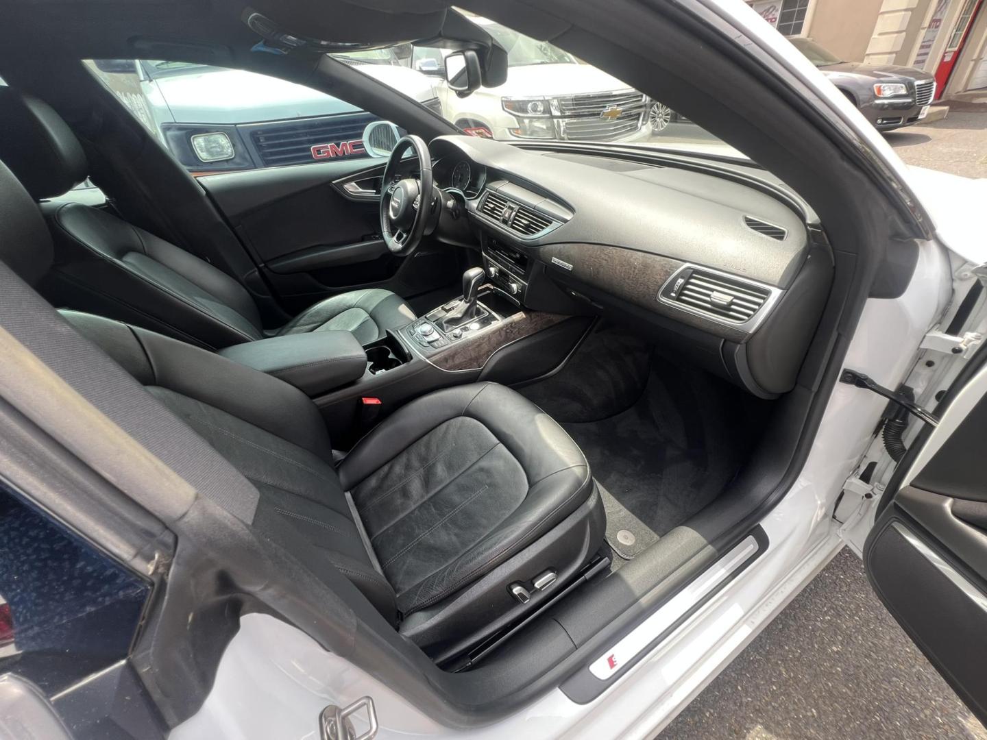 2017 White /Black Audi S7 4.0T Prestige quattro Tiptronic (WAUW2AFC3HN) with an 4.0L V8 DOHC 32V engine, 7A transmission, located at 1018 Brunswick Ave, Trenton, NJ, 08638, (609) 989-0900, 40.240086, -74.748085 - Wow! This Premium Plus A-7 is like new in every way! Recently had a ceramic coating on paint and window tint for heat and Ultra UV protection. Just had vehicle serviced and is perfect condition mechanically! A must see and drive ASAP, Please call Anthony to set up an appt. 609-273-5100 - Photo#18