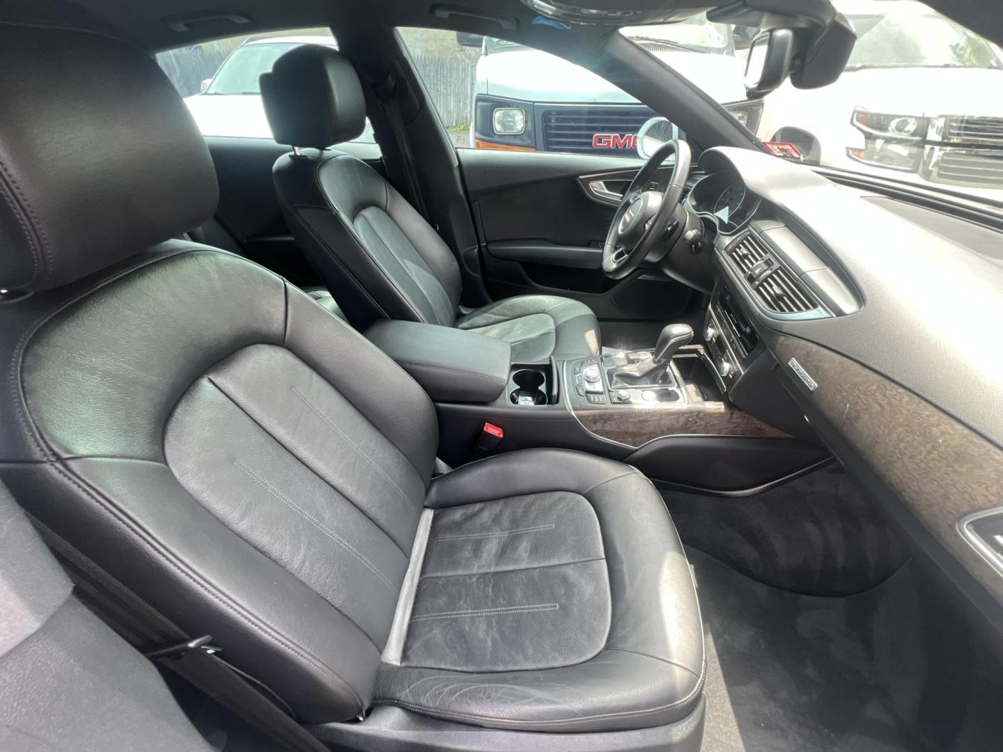 2017 White /Black Audi S7 4.0T Prestige quattro Tiptronic (WAUW2AFC3HN) with an 4.0L V8 DOHC 32V engine, 7A transmission, located at 1018 Brunswick Ave, Trenton, NJ, 08638, (609) 989-0900, 40.240086, -74.748085 - Wow! This Premium Plus A-7 is like new in every way! Recently had a ceramic coating on paint and window tint for heat and Ultra UV protection. Just had vehicle serviced and is perfect condition mechanically! A must see and drive ASAP, Please call Anthony to set up an appt. 609-273-5100 - Photo#19