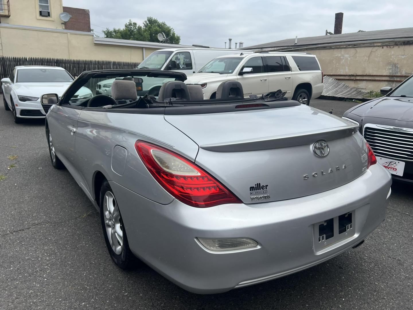 2008 Toyota Camry Solara SE Convertible (4T1FA38P68U) with an 3.3L V6 DOHC 24V engine, 5-Speed Automatic Overdrive transmission, located at 1018 Brunswick Ave, Trenton, NJ, 08638, (609) 989-0900, 40.240086, -74.748085 - Photo#9