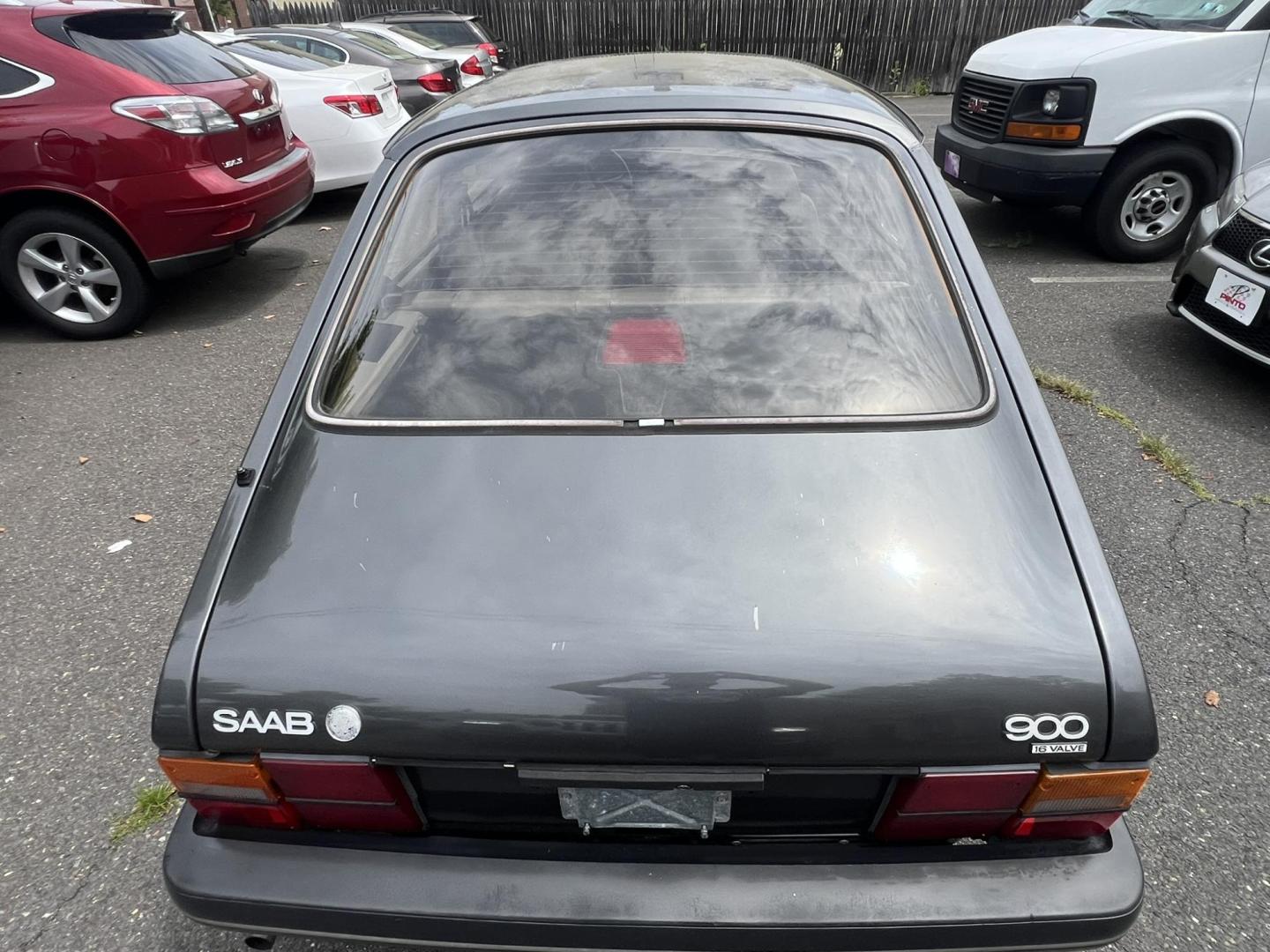 1989 GRAY /Gray Leather Saab 900 Hatchback (YS3AR36D4K3) with an 2.0L L4 DOHC 16V engine, 3-Speed Automatic transmission, located at 1018 Brunswick Ave, Trenton, NJ, 08638, (609) 989-0900, 40.240086, -74.748085 - Photo#5