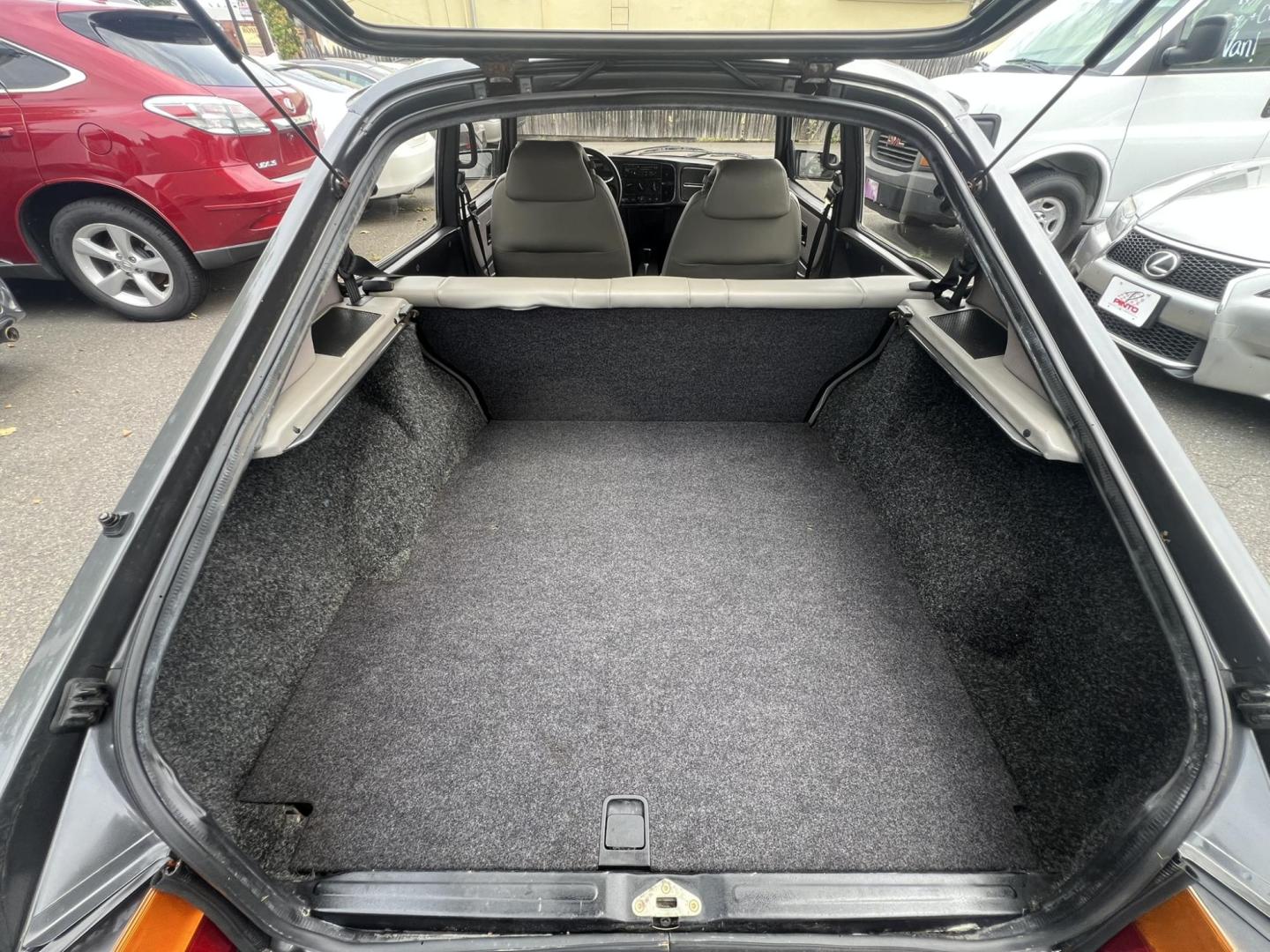 1989 GRAY /Gray Leather Saab 900 Hatchback (YS3AR36D4K3) with an 2.0L L4 DOHC 16V engine, 3-Speed Automatic transmission, located at 1018 Brunswick Ave, Trenton, NJ, 08638, (609) 989-0900, 40.240086, -74.748085 - Photo#23