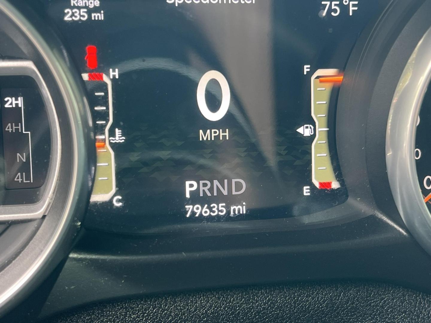 2018 White /Black Leather Jeep Wrangler Unlimited Sahara (1C4HJXENXJW) with an 2.0L L4 DOHC 16V TURBO engine, 6A transmission, located at 1018 Brunswick Ave, Trenton, NJ, 08638, (609) 989-0900, 40.240086, -74.748085 - Photo#9