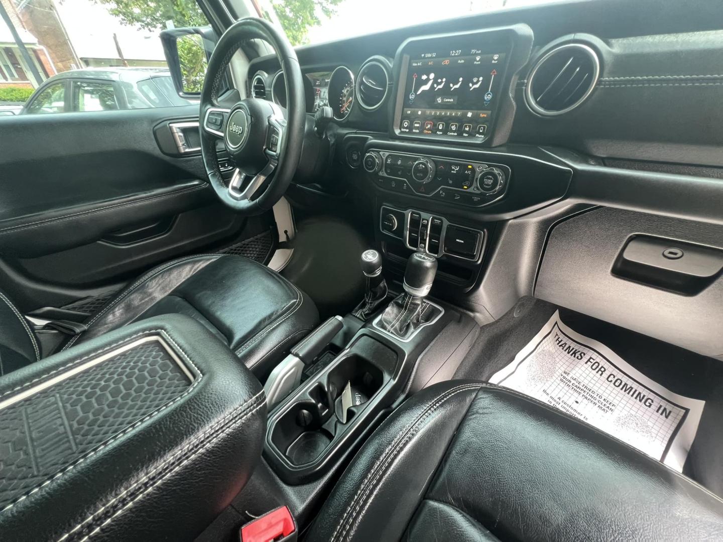 2018 White /Black Leather Jeep Wrangler Unlimited Sahara (1C4HJXENXJW) with an 2.0L L4 DOHC 16V TURBO engine, 6A transmission, located at 1018 Brunswick Ave, Trenton, NJ, 08638, (609) 989-0900, 40.240086, -74.748085 - Photo#28