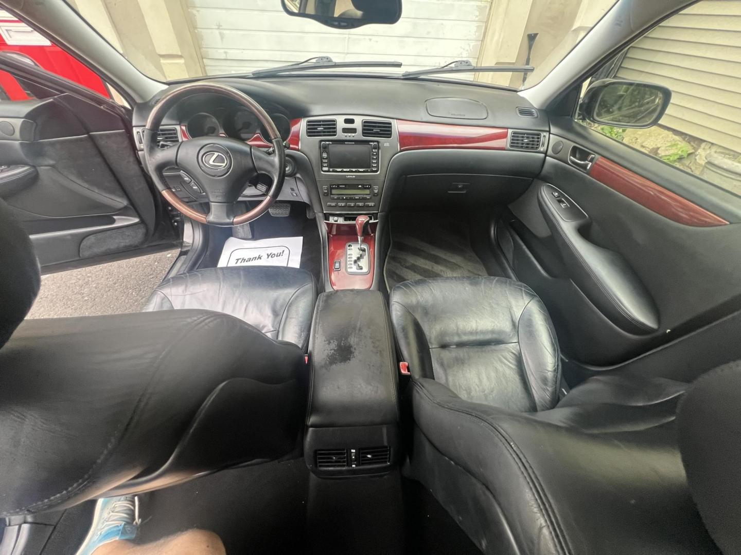 2002 BLACK /Black Leather Lexus ES 300 Sedan (JTHBF30G220) with an 3.0L V6 DOHC 24V engine, 5-Speed Automatic Overdrive transmission, located at 1018 Brunswick Ave, Trenton, NJ, 08638, (609) 989-0900, 40.240086, -74.748085 - Photo#8