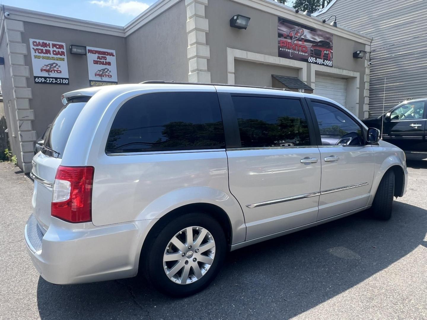 2012 GRAY /Black Leather Chrysler Town & Country Touring-L (2C4RC1CG5CR) with an 3.6L V6 DOHC 24V engine, 6-Speed Automatic transmission, located at 1018 Brunswick Ave, Trenton, NJ, 08638, (609) 989-0900, 40.240086, -74.748085 - Photo#2