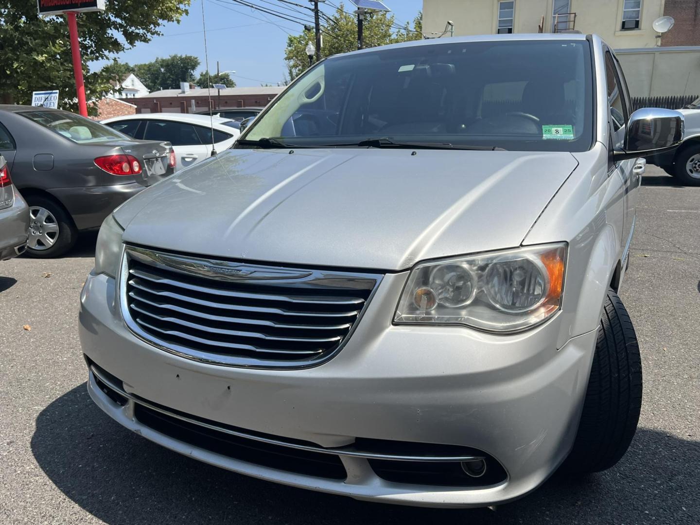 2012 GRAY /Black Leather Chrysler Town & Country Touring-L (2C4RC1CG5CR) with an 3.6L V6 DOHC 24V engine, 6-Speed Automatic transmission, located at 1018 Brunswick Ave, Trenton, NJ, 08638, (609) 989-0900, 40.240086, -74.748085 - Photo#6