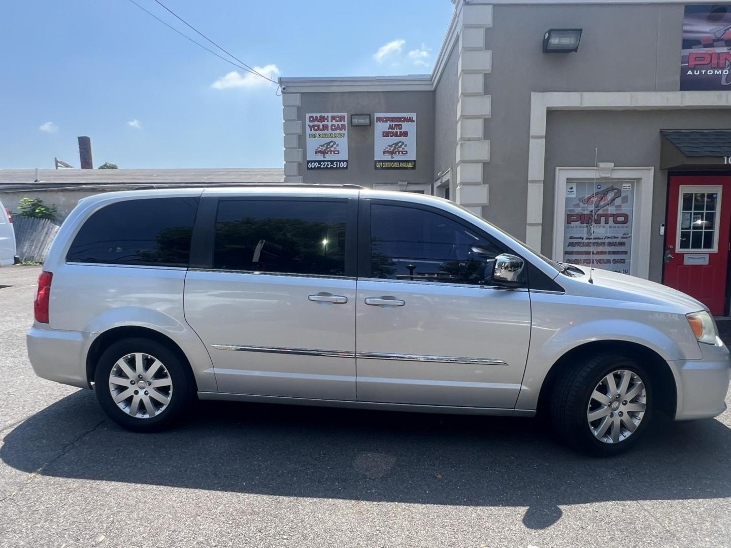 2012 GRAY /Black Leather Chrysler Town & Country Touring-L (2C4RC1CG5CR) with an 3.6L V6 DOHC 24V engine, 6-Speed Automatic transmission, located at 1018 Brunswick Ave, Trenton, NJ, 08638, (609) 989-0900, 40.240086, -74.748085 - Photo#1