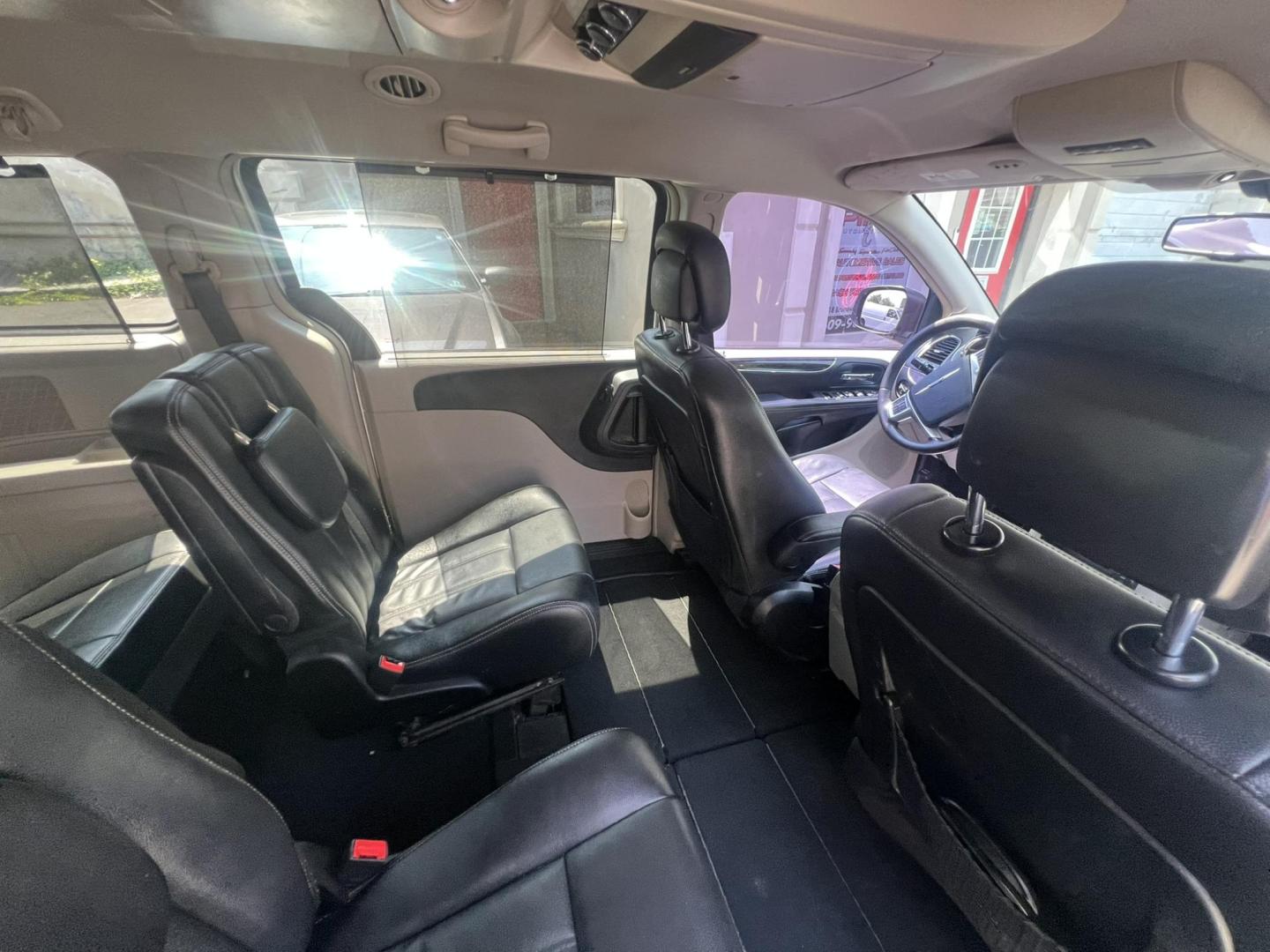 2012 GRAY /Black Leather Chrysler Town & Country Touring-L (2C4RC1CG5CR) with an 3.6L V6 DOHC 24V engine, 6-Speed Automatic transmission, located at 1018 Brunswick Ave, Trenton, NJ, 08638, (609) 989-0900, 40.240086, -74.748085 - Photo#13