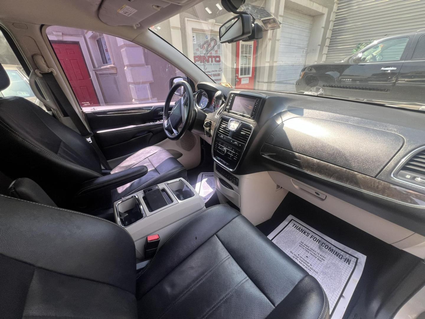 2012 GRAY /Black Leather Chrysler Town & Country Touring-L (2C4RC1CG5CR) with an 3.6L V6 DOHC 24V engine, 6-Speed Automatic transmission, located at 1018 Brunswick Ave, Trenton, NJ, 08638, (609) 989-0900, 40.240086, -74.748085 - Photo#16