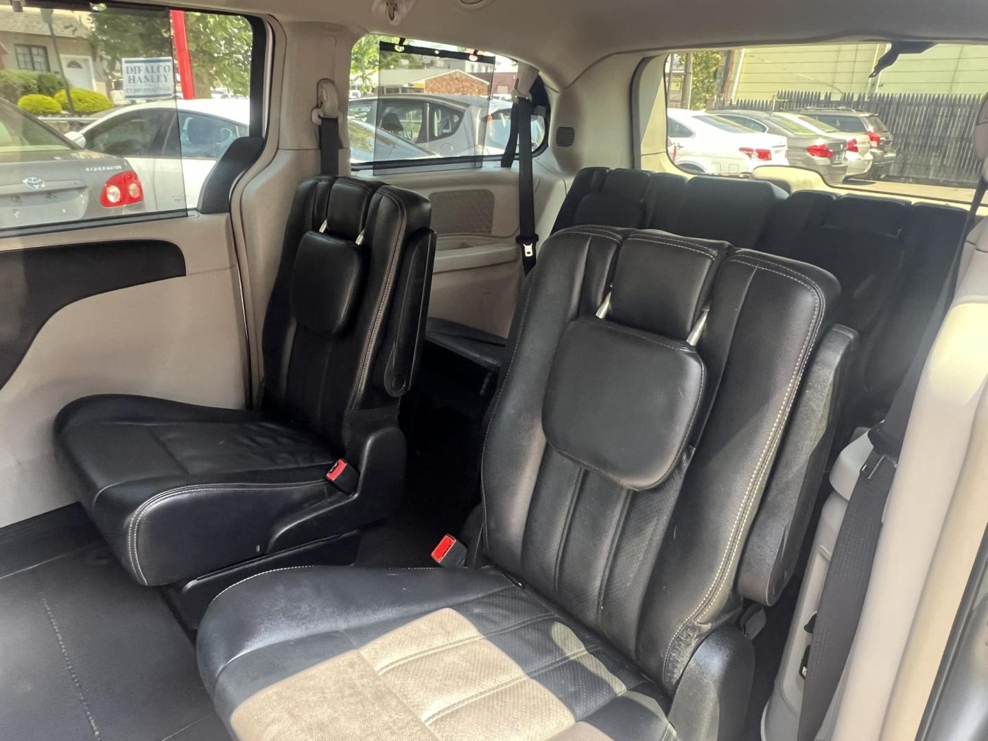 2012 GRAY /Black Leather Chrysler Town & Country Touring-L (2C4RC1CG5CR) with an 3.6L V6 DOHC 24V engine, 6-Speed Automatic transmission, located at 1018 Brunswick Ave, Trenton, NJ, 08638, (609) 989-0900, 40.240086, -74.748085 - Photo#18