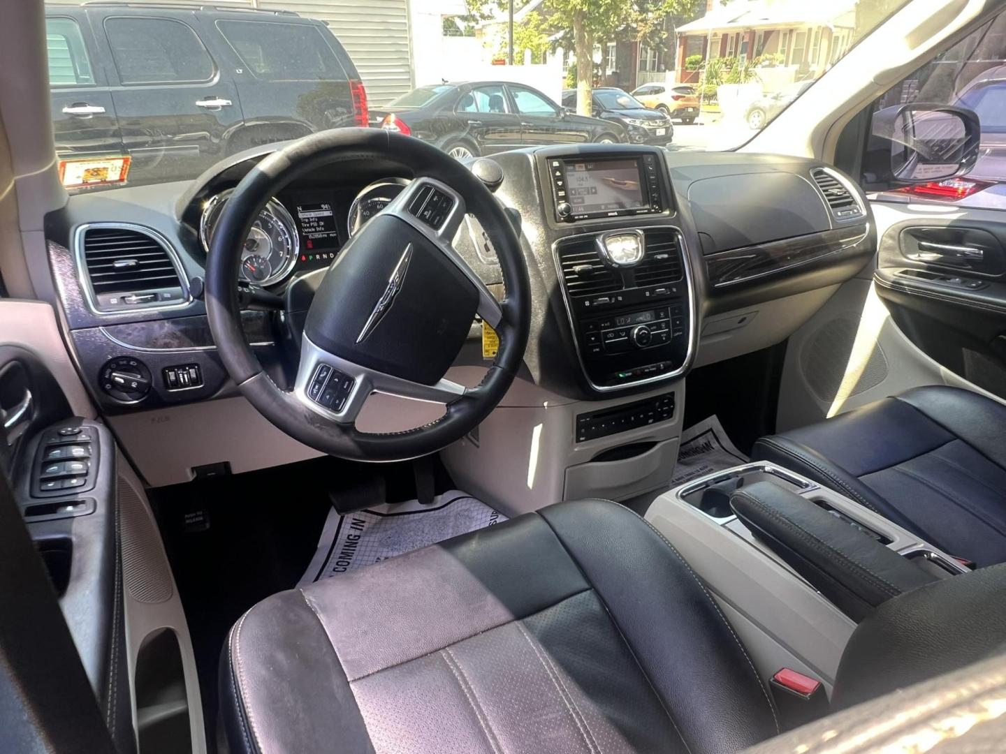 2012 GRAY /Black Leather Chrysler Town & Country Touring-L (2C4RC1CG5CR) with an 3.6L V6 DOHC 24V engine, 6-Speed Automatic transmission, located at 1018 Brunswick Ave, Trenton, NJ, 08638, (609) 989-0900, 40.240086, -74.748085 - Photo#21