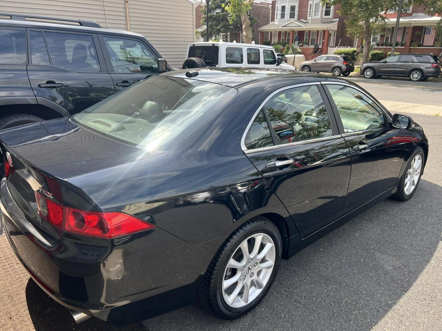 2008 BLACK Acura TSX 5-Speed AT (JH4CL96828C) with an 2.4L L4 DOHC 16V engine, 5-Speed Automatic Overdrive transmission, located at 1018 Brunswick Ave, Trenton, NJ, 08638, (609) 989-0900, 40.240086, -74.748085 - Wow! Wow! Wow! Here is a one owner, super low mile, Acura serviced up TSX! Original owner used this vehicle to go back and forth to train station. Serviced up on a regular basis w Acura of Princeton and is like new! This vehicle has 47,000 original miles and is a must see and drive ASAP! Call Anthon - Photo#4