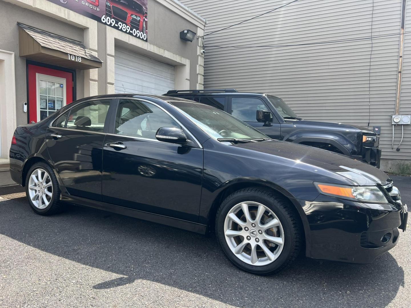 2008 BLACK Acura TSX 5-Speed AT (JH4CL96828C) with an 2.4L L4 DOHC 16V engine, 5-Speed Automatic Overdrive transmission, located at 1018 Brunswick Ave, Trenton, NJ, 08638, (609) 989-0900, 40.240086, -74.748085 - Wow! Wow! Wow! Here is a one owner, super low mile, Acura serviced up TSX! Original owner used this vehicle to go back and forth to train station. Serviced up on a regular basis w Acura of Princeton and is like new! This vehicle has 47,000 original miles and is a must see and drive ASAP! Call Anthon - Photo#3