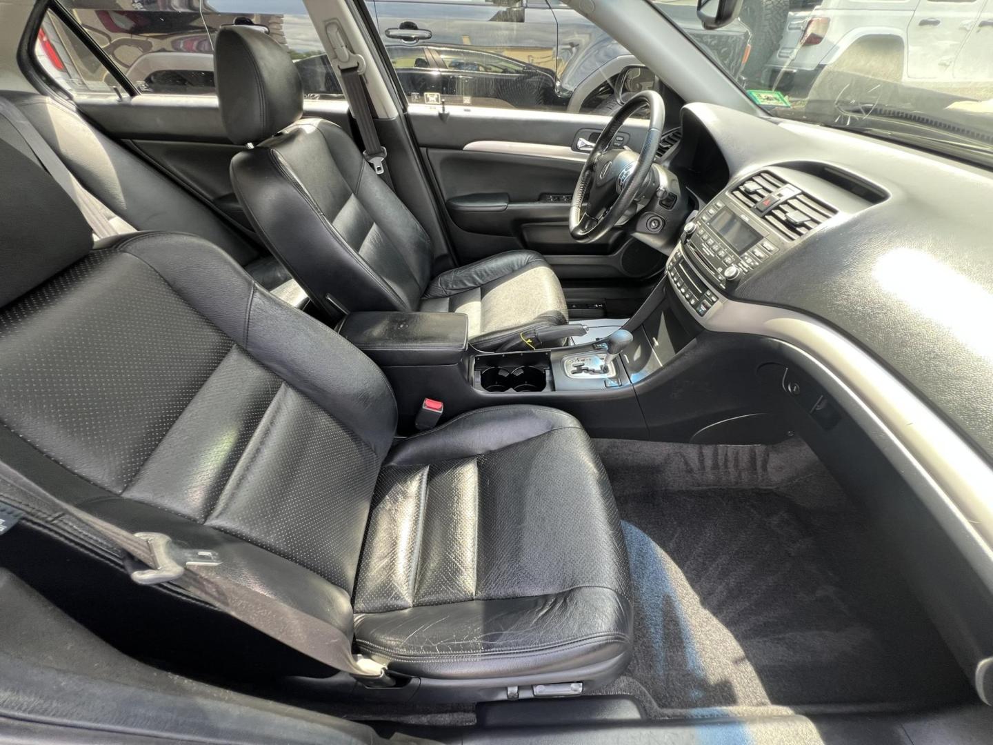 2008 BLACK Acura TSX 5-Speed AT (JH4CL96828C) with an 2.4L L4 DOHC 16V engine, 5-Speed Automatic Overdrive transmission, located at 1018 Brunswick Ave, Trenton, NJ, 08638, (609) 989-0900, 40.240086, -74.748085 - Wow! Wow! Wow! Here is a one owner, super low mile, Acura serviced up TSX! Original owner used this vehicle to go back and forth to train station. Serviced up on a regular basis w Acura of Princeton and is like new! This vehicle has 47,000 original miles and is a must see and drive ASAP! Call Anthon - Photo#6