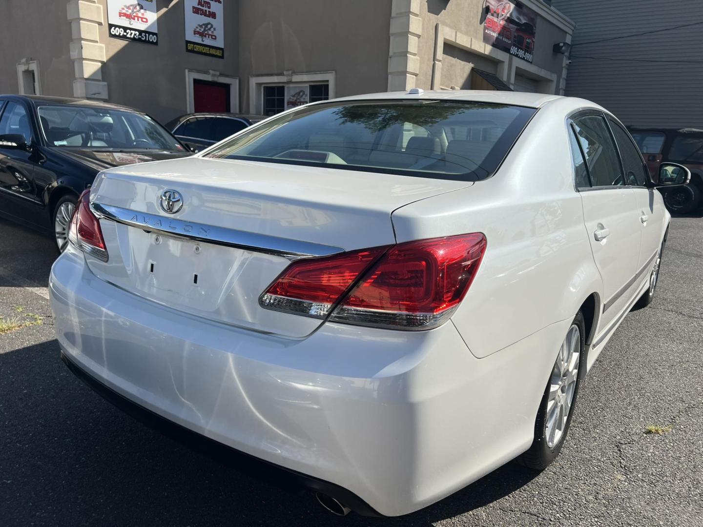 2011 White Toyota Avalon Base (4T1BK3DB2BU) with an 3.5L V6 DOHC 24V engine, 6-Speed Automatic transmission, located at 1018 Brunswick Ave, Trenton, NJ, 08638, (609) 989-0900, 40.240086, -74.748085 - Photo#1