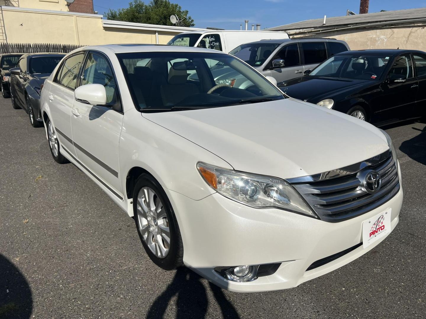 2011 White Toyota Avalon Base (4T1BK3DB2BU) with an 3.5L V6 DOHC 24V engine, 6-Speed Automatic transmission, located at 1018 Brunswick Ave, Trenton, NJ, 08638, (609) 989-0900, 40.240086, -74.748085 - Photo#5
