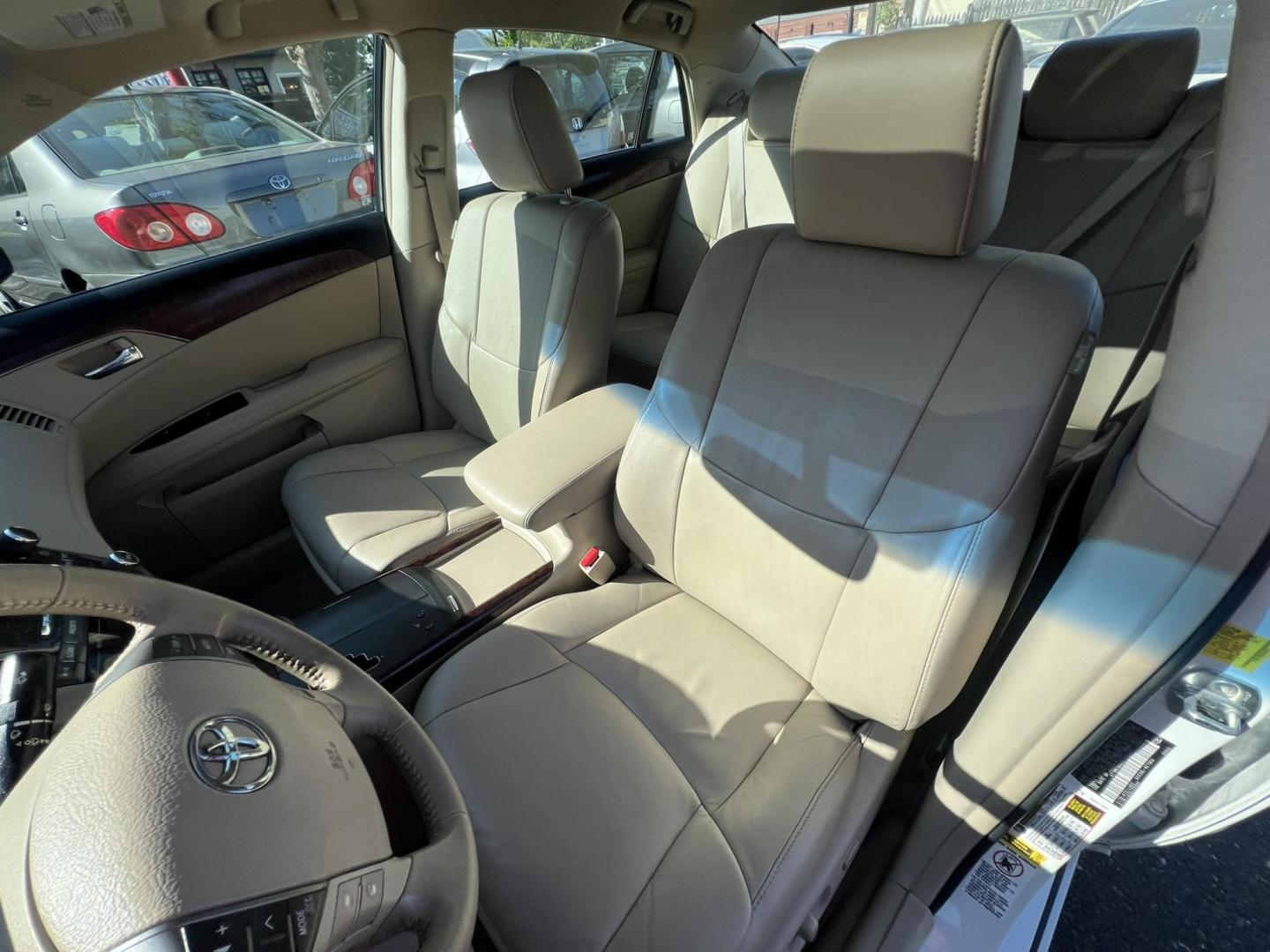 2011 White Toyota Avalon Base (4T1BK3DB2BU) with an 3.5L V6 DOHC 24V engine, 6-Speed Automatic transmission, located at 1018 Brunswick Ave, Trenton, NJ, 08638, (609) 989-0900, 40.240086, -74.748085 - Photo#8