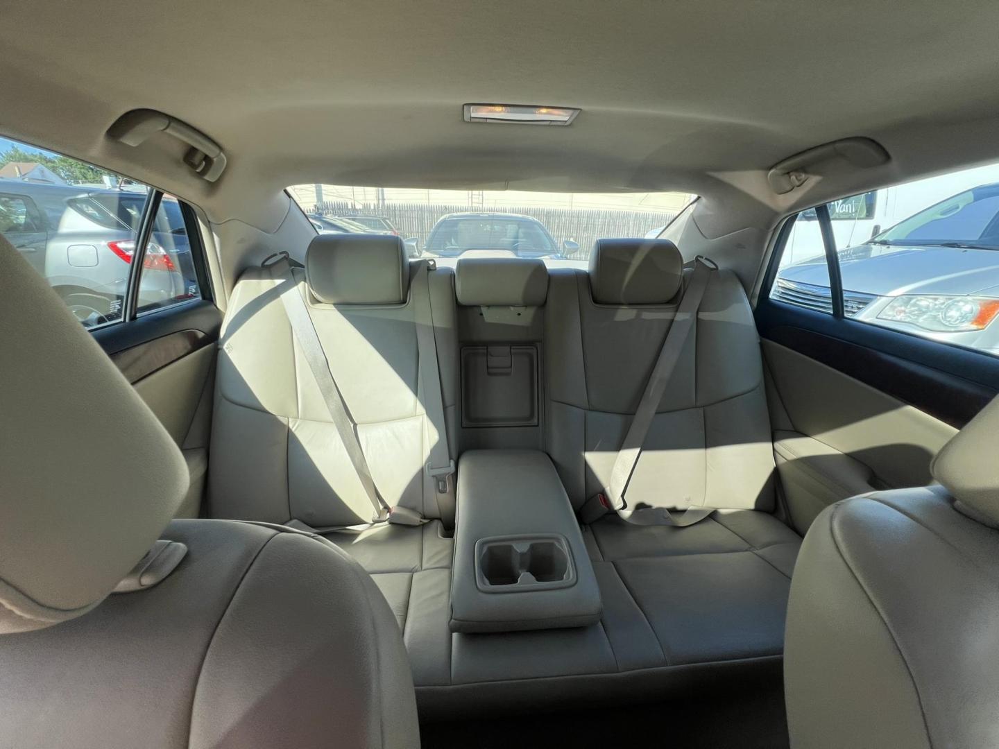 2011 White Toyota Avalon Base (4T1BK3DB2BU) with an 3.5L V6 DOHC 24V engine, 6-Speed Automatic transmission, located at 1018 Brunswick Ave, Trenton, NJ, 08638, (609) 989-0900, 40.240086, -74.748085 - Photo#11