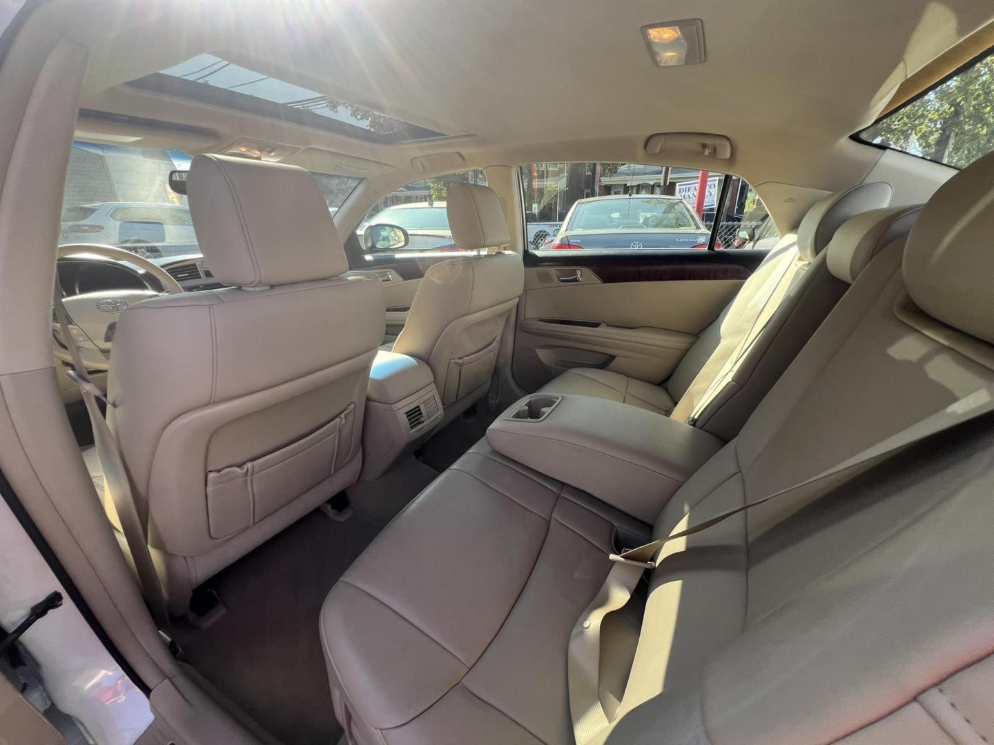 2011 White Toyota Avalon Base (4T1BK3DB2BU) with an 3.5L V6 DOHC 24V engine, 6-Speed Automatic transmission, located at 1018 Brunswick Ave, Trenton, NJ, 08638, (609) 989-0900, 40.240086, -74.748085 - Photo#13
