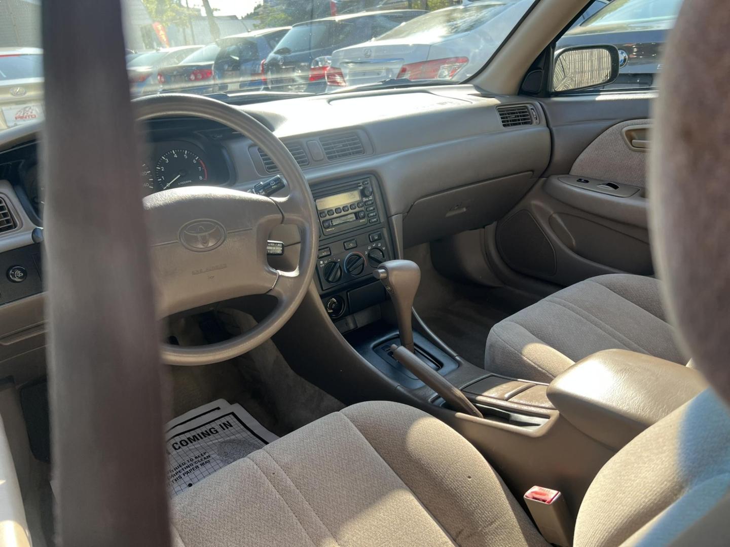 2001 BLACK /beige Toyota Camry CE (4T1BG28K01U) with an 2.2L L4 DOHC 16V engine, located at 1018 Brunswick Ave, Trenton, NJ, 08638, (609) 989-0900, 40.240086, -74.748085 - Photo#9