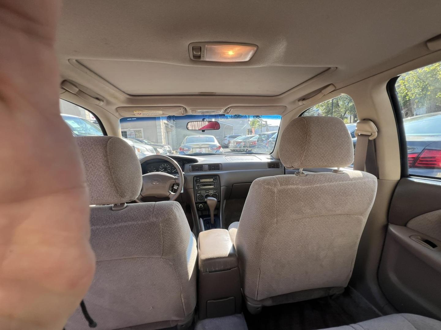 2001 BLACK /beige Toyota Camry CE (4T1BG28K01U) with an 2.2L L4 DOHC 16V engine, located at 1018 Brunswick Ave, Trenton, NJ, 08638, (609) 989-0900, 40.240086, -74.748085 - Photo#12