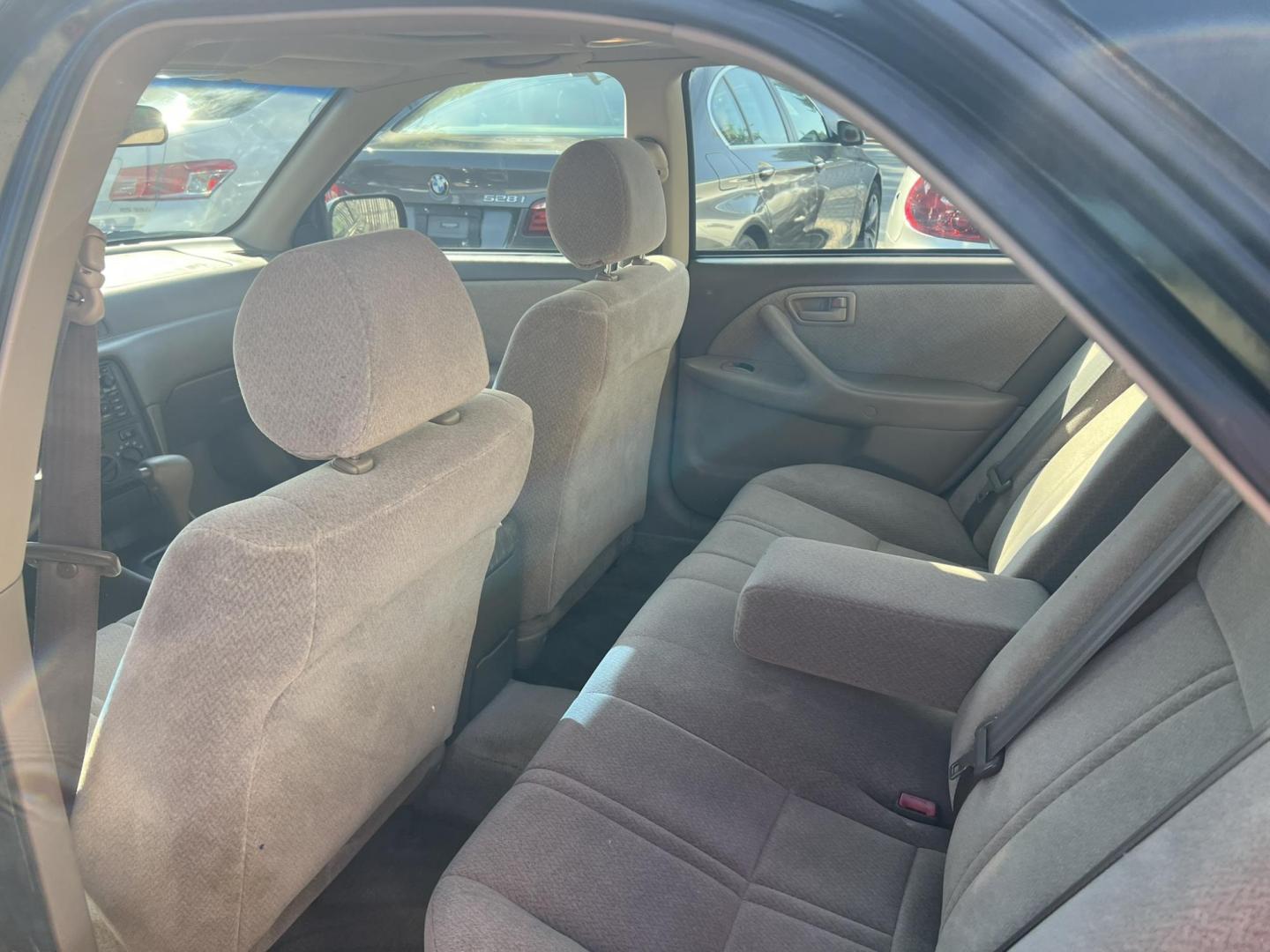 2001 BLACK /beige Toyota Camry CE (4T1BG28K01U) with an 2.2L L4 DOHC 16V engine, located at 1018 Brunswick Ave, Trenton, NJ, 08638, (609) 989-0900, 40.240086, -74.748085 - Photo#13
