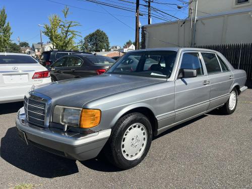 1988 Mercedes-Benz 300 SEL sedan