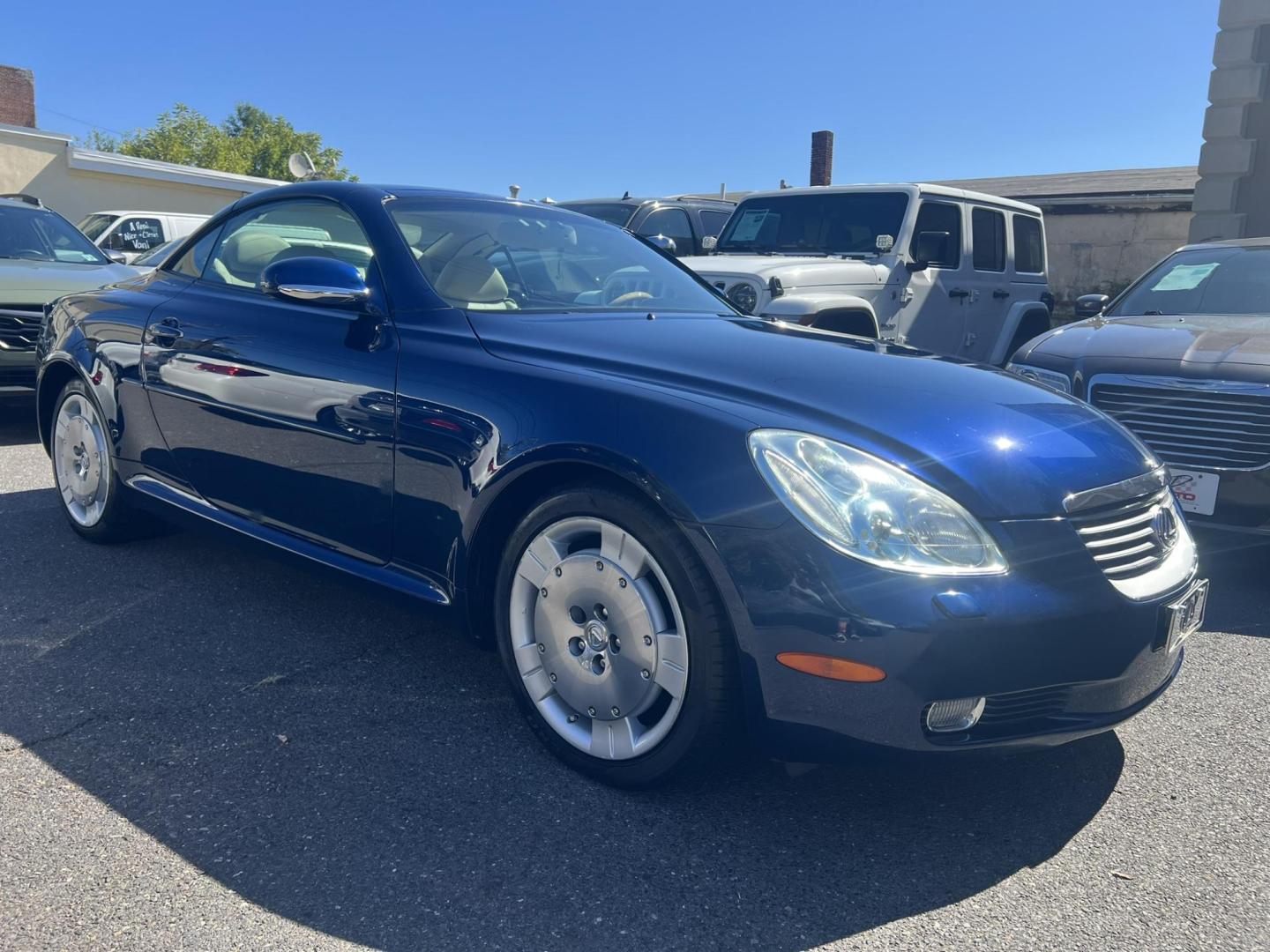 2002 Lexus SC 430 Convertible (JTHFN48Y520) with an 4.3L V8 DOHC 32V engine, 5-Speed Automatic Overdrive transmission, located at 1018 Brunswick Ave, Trenton, NJ, 08638, (609) 989-0900, 40.240086, -74.748085 - Photo#4