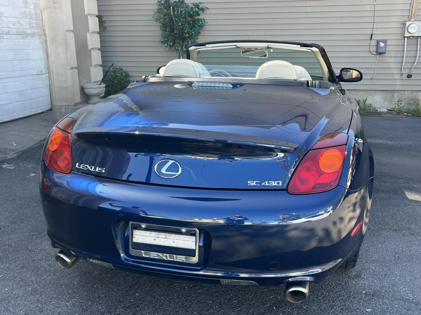 2002 Lexus SC 430 Convertible (JTHFN48Y520) with an 4.3L V8 DOHC 32V engine, 5-Speed Automatic Overdrive transmission, located at 1018 Brunswick Ave, Trenton, NJ, 08638, (609) 989-0900, 40.240086, -74.748085 - Photo#6