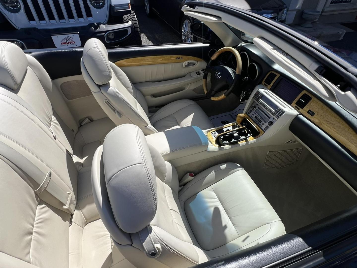 2002 Lexus SC 430 Convertible (JTHFN48Y520) with an 4.3L V8 DOHC 32V engine, 5-Speed Automatic Overdrive transmission, located at 1018 Brunswick Ave, Trenton, NJ, 08638, (609) 989-0900, 40.240086, -74.748085 - Photo#17