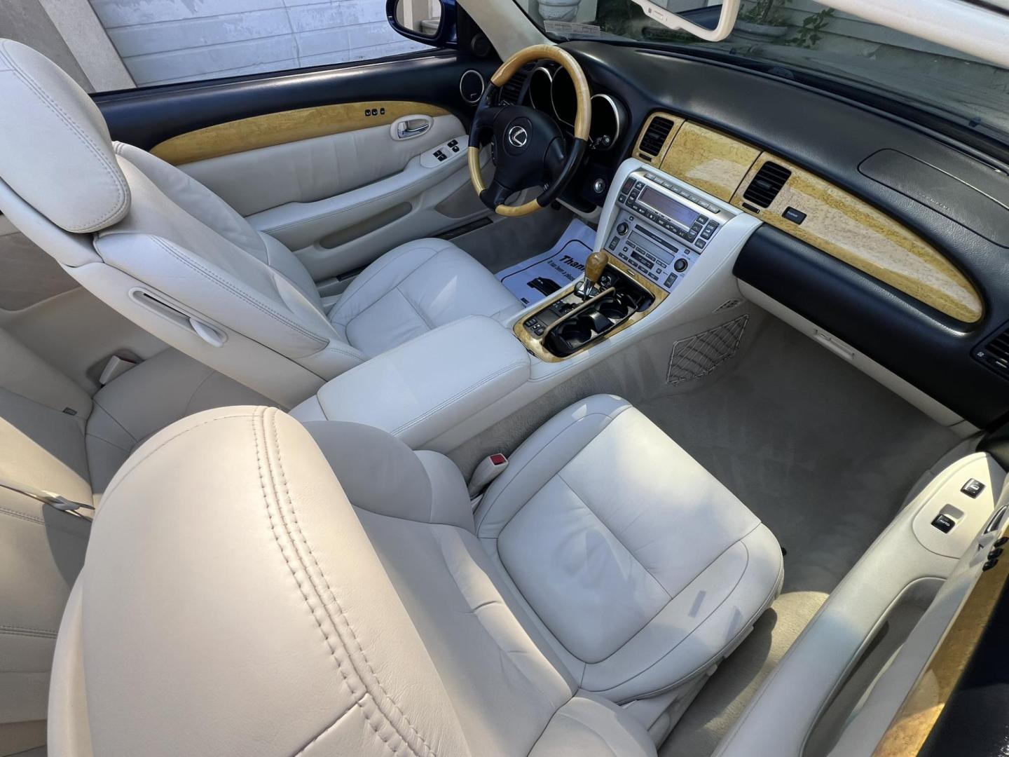 2002 Lexus SC 430 Convertible (JTHFN48Y520) with an 4.3L V8 DOHC 32V engine, 5-Speed Automatic Overdrive transmission, located at 1018 Brunswick Ave, Trenton, NJ, 08638, (609) 989-0900, 40.240086, -74.748085 - Photo#32