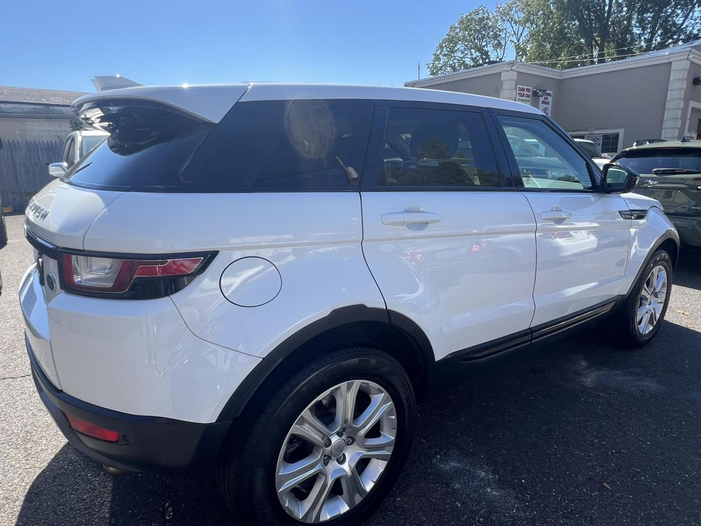 2017 White /Gray Land Rover Range Rover Evoque SE (SALVP2BG1HH) with an 2.0L L4 DOHC 24V TURBO engine, 9A transmission, located at 1018 Brunswick Ave, Trenton, NJ, 08638, (609) 989-0900, 40.240086, -74.748085 - Photo#2