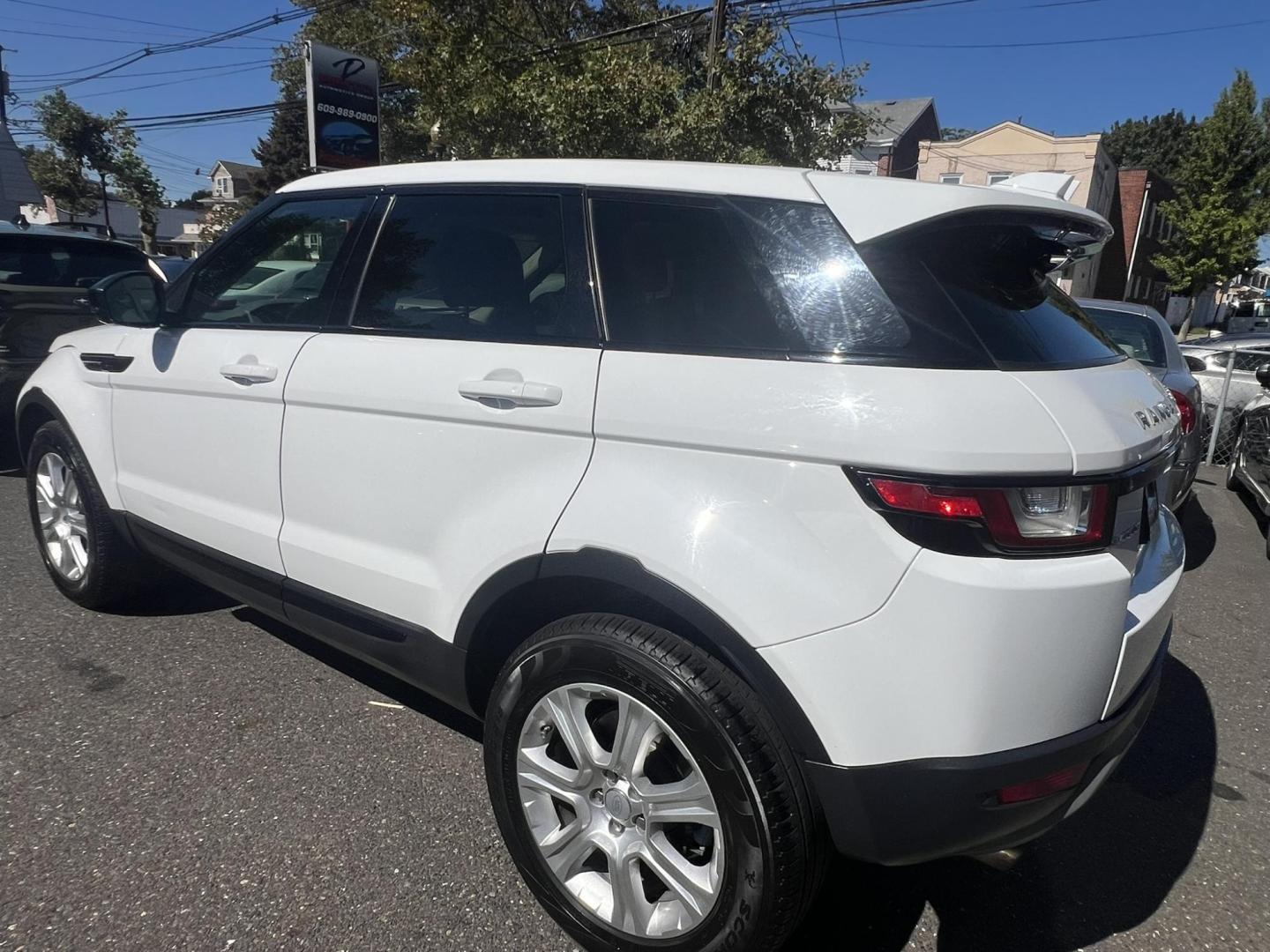 2017 White /Gray Land Rover Range Rover Evoque SE (SALVP2BG1HH) with an 2.0L L4 DOHC 24V TURBO engine, 9A transmission, located at 1018 Brunswick Ave, Trenton, NJ, 08638, (609) 989-0900, 40.240086, -74.748085 - Photo#3