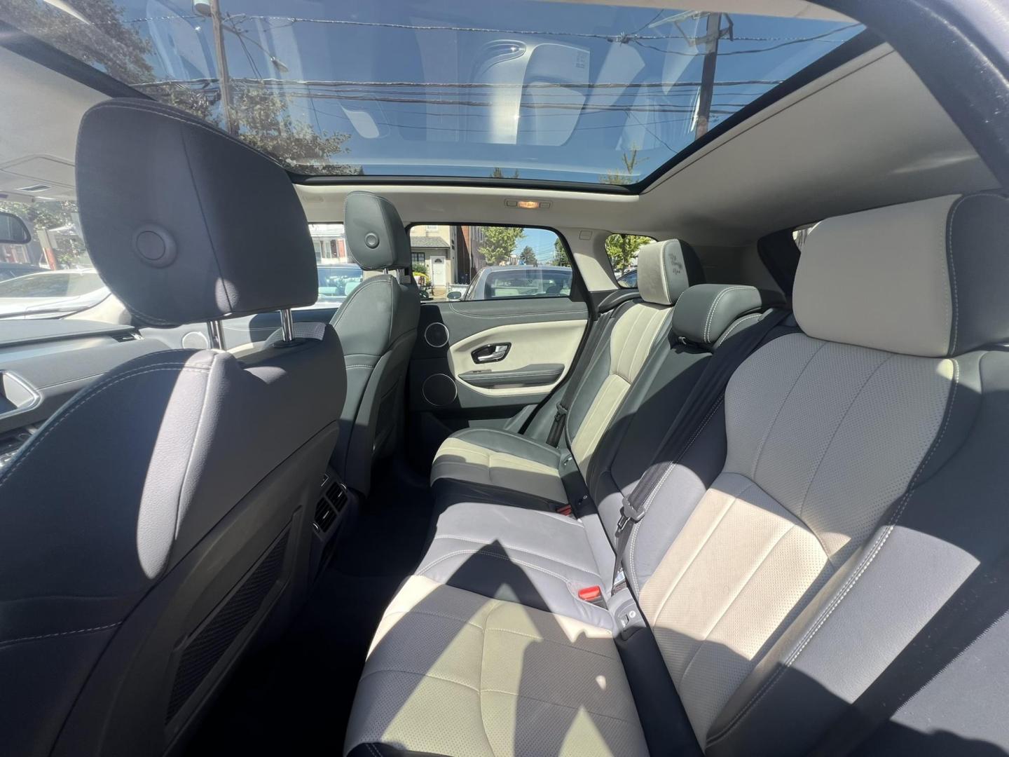 2017 White Land Rover Range Rover Evoque SE (SALVP2BG1HH) with an 2.0L L4 DOHC 24V TURBO engine, 9A transmission, located at 1018 Brunswick Ave, Trenton, NJ, 08638, (609) 989-0900, 40.240086, -74.748085 - Photo#8