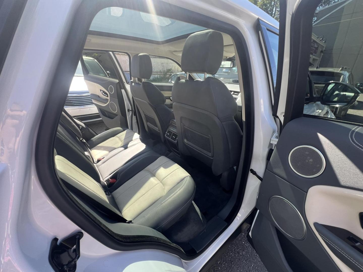 2017 White /Gray Land Rover Range Rover Evoque SE (SALVP2BG1HH) with an 2.0L L4 DOHC 24V TURBO engine, 9A transmission, located at 1018 Brunswick Ave, Trenton, NJ, 08638, (609) 989-0900, 40.240086, -74.748085 - Photo#17