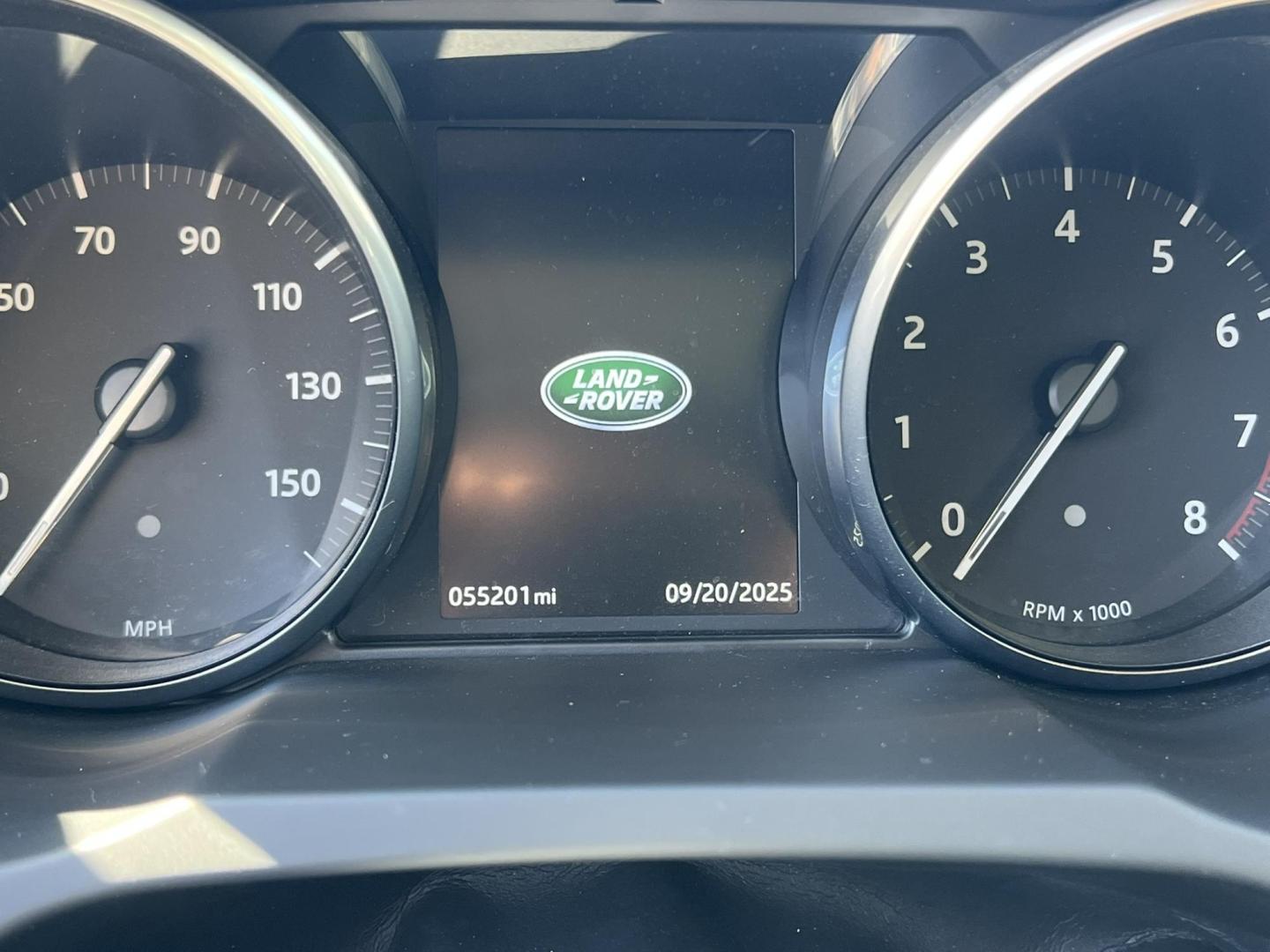 2017 White /Gray Land Rover Range Rover Evoque SE (SALVP2BG1HH) with an 2.0L L4 DOHC 24V TURBO engine, 9A transmission, located at 1018 Brunswick Ave, Trenton, NJ, 08638, (609) 989-0900, 40.240086, -74.748085 - Photo#21