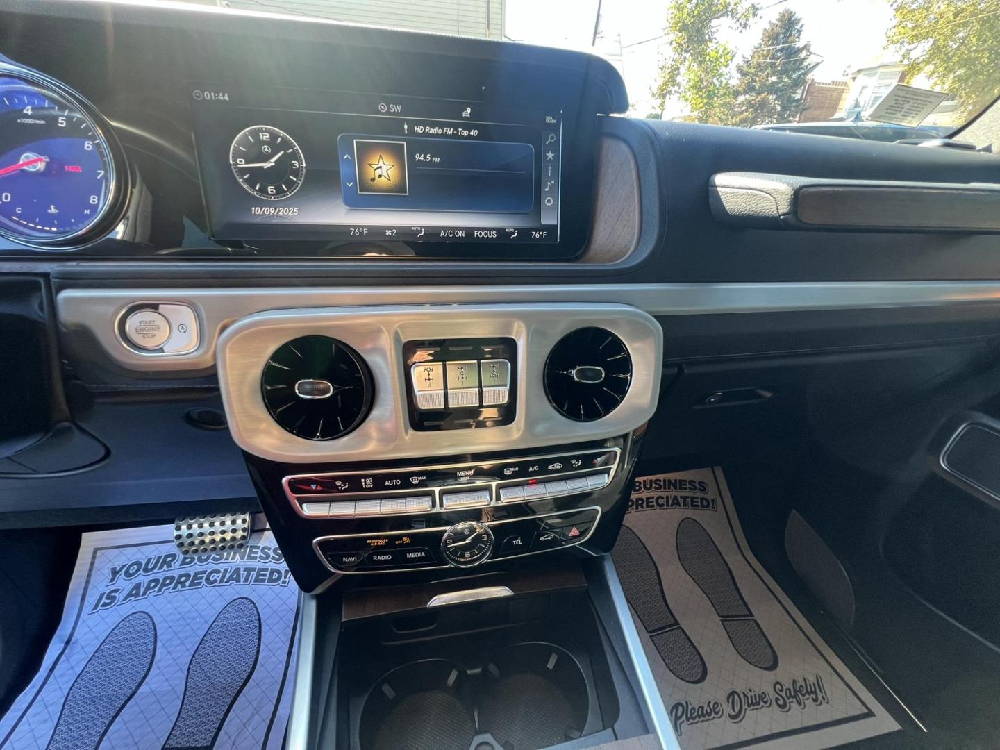 2019 SILVER /Black Leather Mercedes-Benz G-Class G550 (WDCYC6BJXKX) with an 4.0L V8 SOHC 24V engine, 7A transmission, located at 1018 Brunswick Ave, Trenton, NJ, 08638, (609) 989-0900, 40.240086, -74.748085 - Photo#9