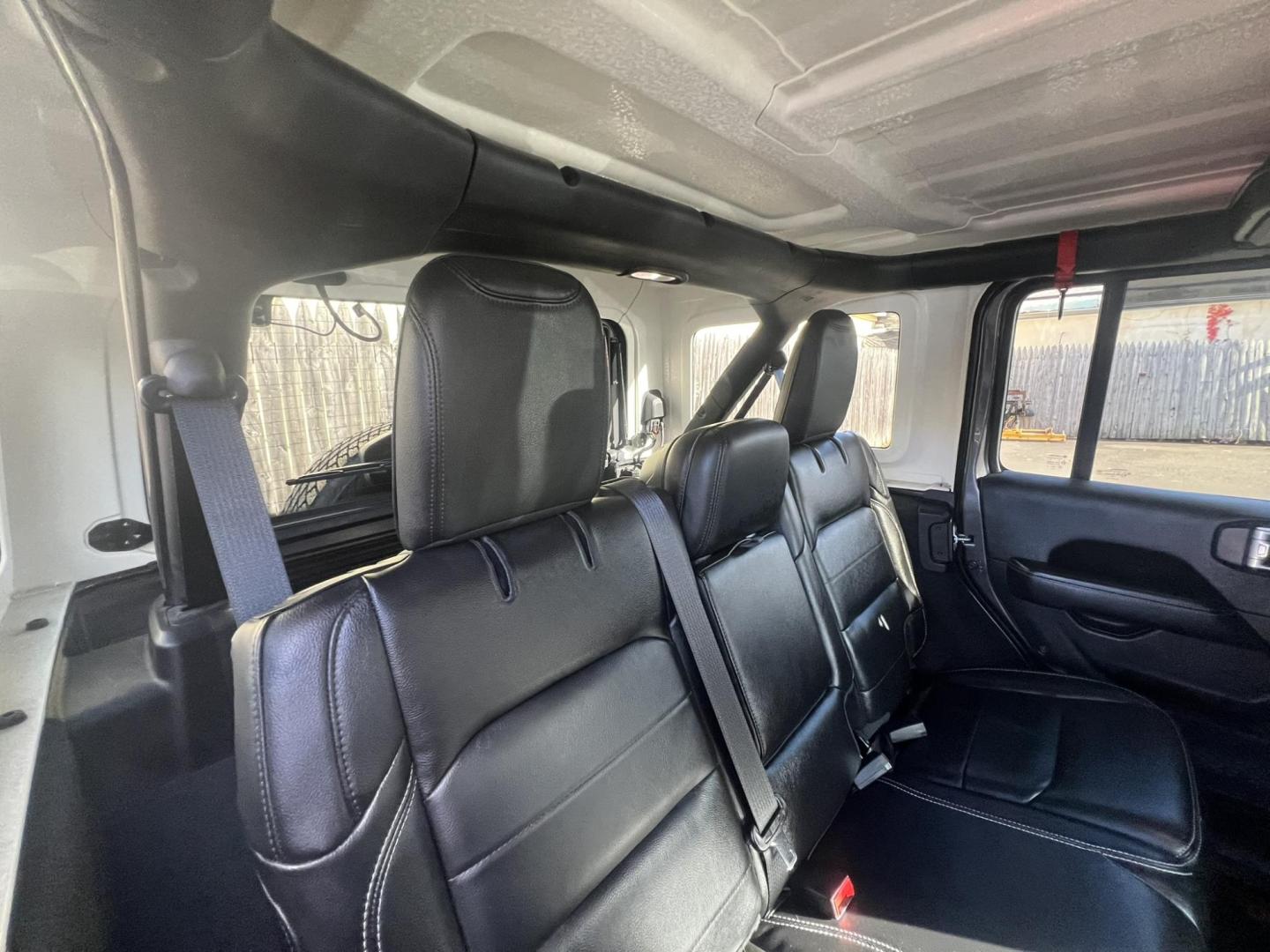 2019 GRAY /Black Jeep Wrangler Unlimited Sahara (1C4HJXEN1KW) with an 2.0L L4 DOHC 16V TURBO engine, 6A transmission, located at 1018 Brunswick Ave, Trenton, NJ, 08638, (609) 989-0900, 40.240086, -74.748085 - Wow! This Sahara is loaded up with great options and a great color combo! Just serviced up and looks and runs like brand new! A must see and drive ASAP while it lasts! Please call Anthony to set up an appt. to see it, 609-273-5100. Financing available!! - Photo#8
