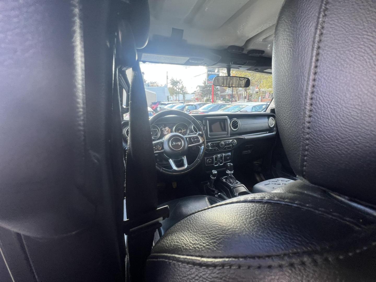 2019 GRAY /Black Jeep Wrangler Unlimited Sahara (1C4HJXEN1KW) with an 2.0L L4 DOHC 16V TURBO engine, 6A transmission, located at 1018 Brunswick Ave, Trenton, NJ, 08638, (609) 989-0900, 40.240086, -74.748085 - Wow! This Sahara is loaded up with great options and a great color combo! Just serviced up and looks and runs like brand new! A must see and drive ASAP while it lasts! Please call Anthony to set up an appt. to see it, 609-273-5100. Financing available!! - Photo#9