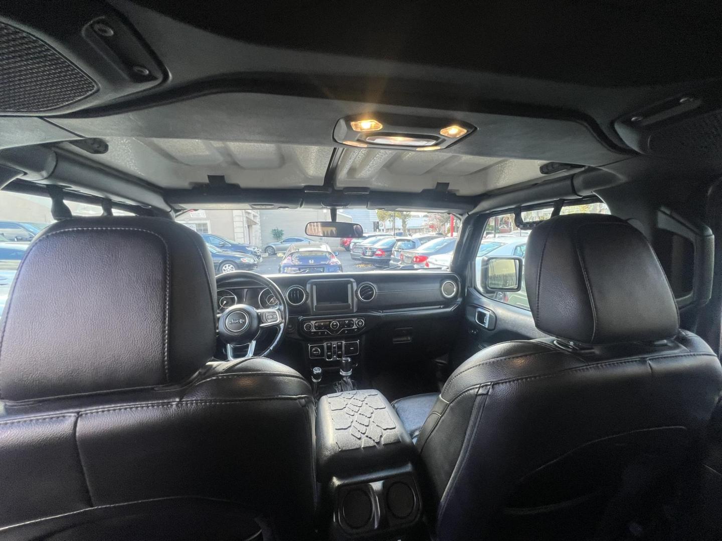 2019 GRAY /Black Jeep Wrangler Unlimited Sahara (1C4HJXEN1KW) with an 2.0L L4 DOHC 16V TURBO engine, 6A transmission, located at 1018 Brunswick Ave, Trenton, NJ, 08638, (609) 989-0900, 40.240086, -74.748085 - Wow! This Sahara is loaded up with great options and a great color combo! Just serviced up and looks and runs like brand new! A must see and drive ASAP while it lasts! Please call Anthony to set up an appt. to see it, 609-273-5100. Financing available!! - Photo#10