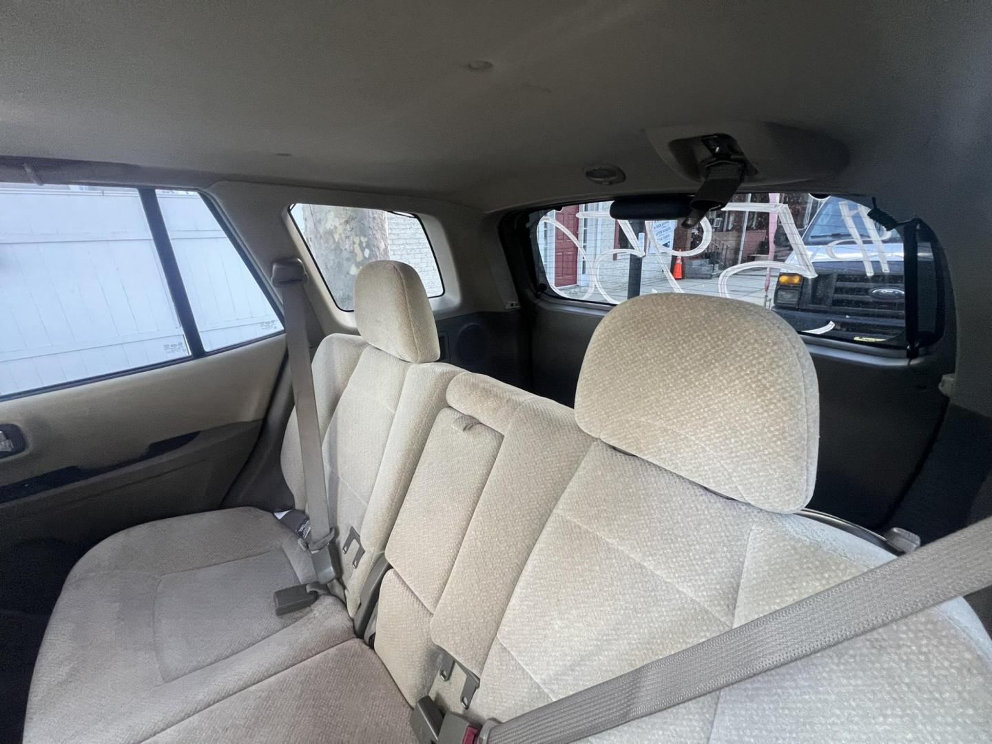 2005 BLACK Hyundai Santa Fe GLS 2.7L (KM8SC13DX5U) with an 2.7L V6 DOHC 24V engine, 4-Speed Automatic Overdrive transmission, located at 1018 Brunswick Ave, Trenton, NJ, 08638, (609) 989-0900, 40.240086, -74.748085 - Well< here is a super clean, one owner serviced up Hyundai SUV! This vehicle is like new in every way, an absolute must see and drive ASAP! Please call Anthony to set up an appt. 6092735100 - Photo#9