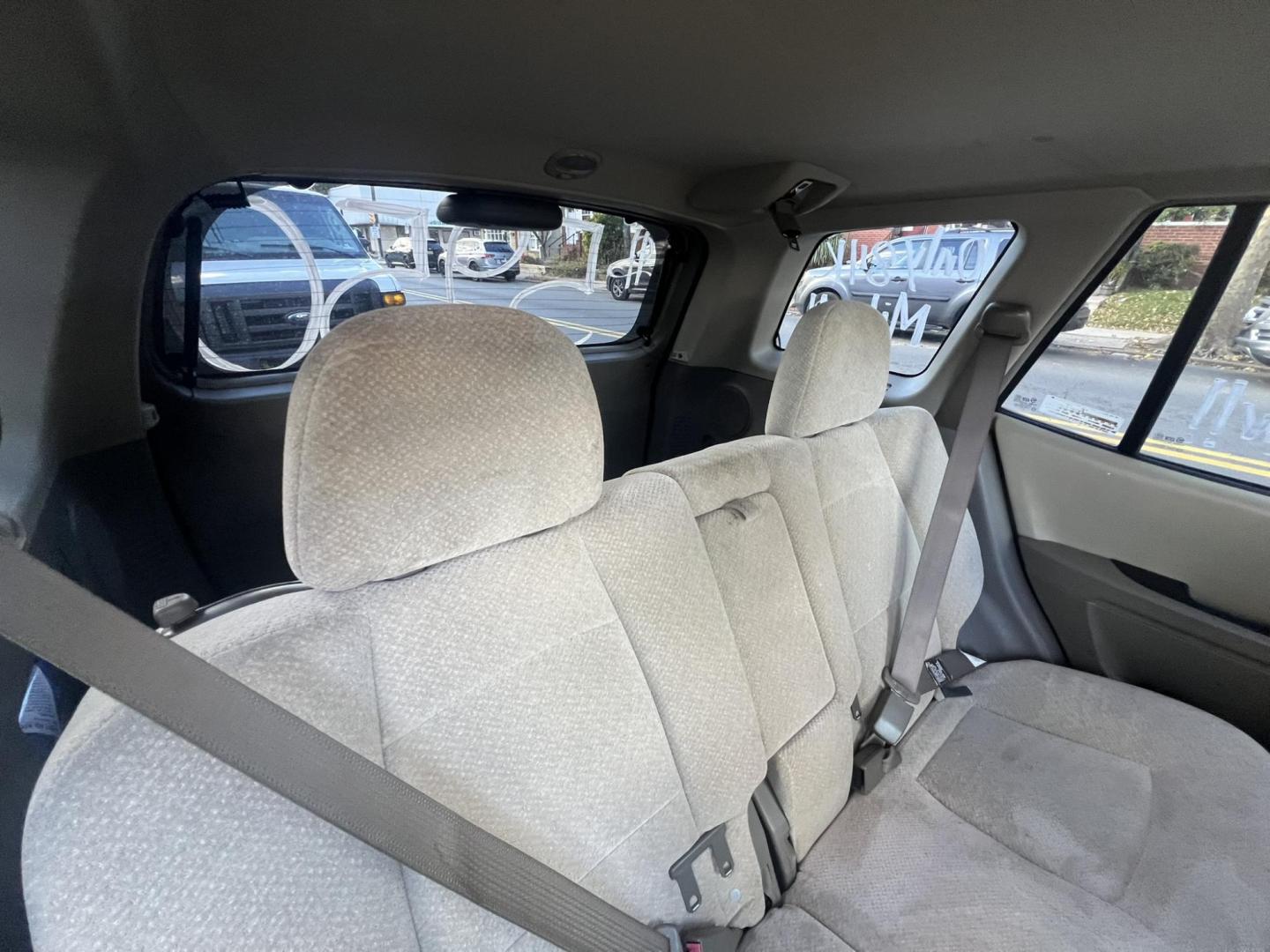 2005 BLACK Hyundai Santa Fe GLS 2.7L (KM8SC13DX5U) with an 2.7L V6 DOHC 24V engine, 4-Speed Automatic Overdrive transmission, located at 1018 Brunswick Ave, Trenton, NJ, 08638, (609) 989-0900, 40.240086, -74.748085 - Well< here is a super clean, one owner serviced up Hyundai SUV! This vehicle is like new in every way, an absolute must see and drive ASAP! Please call Anthony to set up an appt. 6092735100 - Photo#17