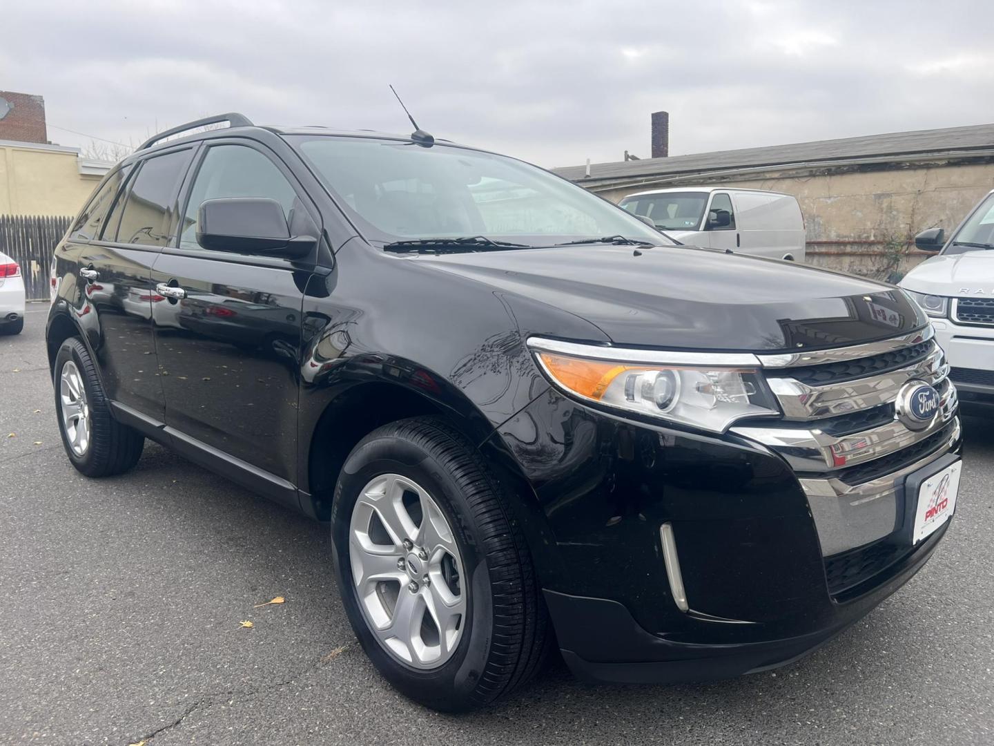 2011 BLACK /Gray Ford Edge SEL FWD (2FMDK3JC0BB) with an 3.5L V6 DOHC 24V engine, 6-Speed Automatic transmission, located at 1018 Brunswick Ave, Trenton, NJ, 08638, (609) 989-0900, 40.240086, -74.748085 - Looking for a clean and well kept SUV? This is it right here, all serviced up and ready to go! Please call Anthony to set up an appt. 609-273-5100 - Photo#2