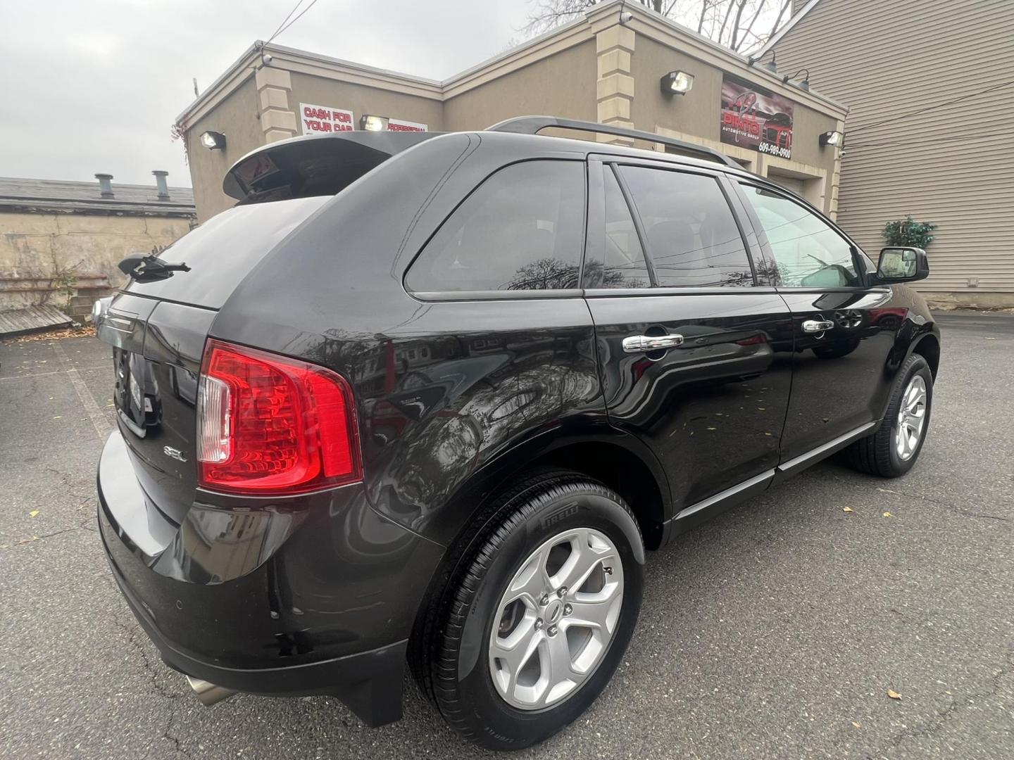 2011 BLACK /Gray Ford Edge SEL FWD (2FMDK3JC0BB) with an 3.5L V6 DOHC 24V engine, 6-Speed Automatic transmission, located at 1018 Brunswick Ave, Trenton, NJ, 08638, (609) 989-0900, 40.240086, -74.748085 - Looking for a clean and well kept SUV? This is it right here, all serviced up and ready to go! Please call Anthony to set up an appt. 609-273-5100 - Photo#4