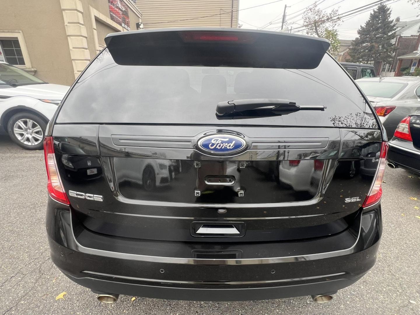 2011 BLACK /Gray Ford Edge SEL FWD (2FMDK3JC0BB) with an 3.5L V6 DOHC 24V engine, 6-Speed Automatic transmission, located at 1018 Brunswick Ave, Trenton, NJ, 08638, (609) 989-0900, 40.240086, -74.748085 - Looking for a clean and well kept SUV? This is it right here, all serviced up and ready to go! Please call Anthony to set up an appt. 609-273-5100 - Photo#6