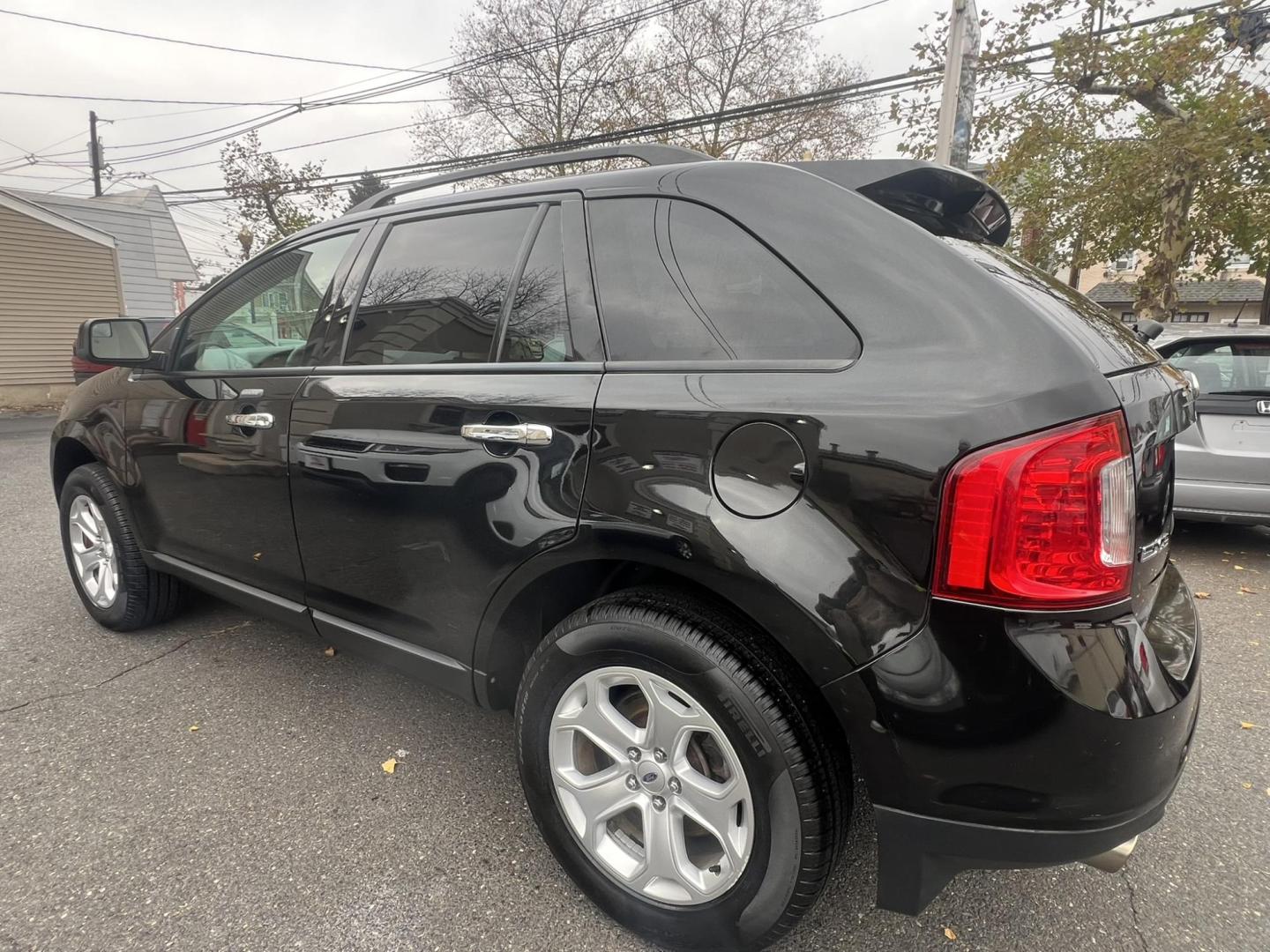 2011 BLACK /Gray Ford Edge SEL FWD (2FMDK3JC0BB) with an 3.5L V6 DOHC 24V engine, 6-Speed Automatic transmission, located at 1018 Brunswick Ave, Trenton, NJ, 08638, (609) 989-0900, 40.240086, -74.748085 - Looking for a clean and well kept SUV? This is it right here, all serviced up and ready to go! Please call Anthony to set up an appt. 609-273-5100 - Photo#7
