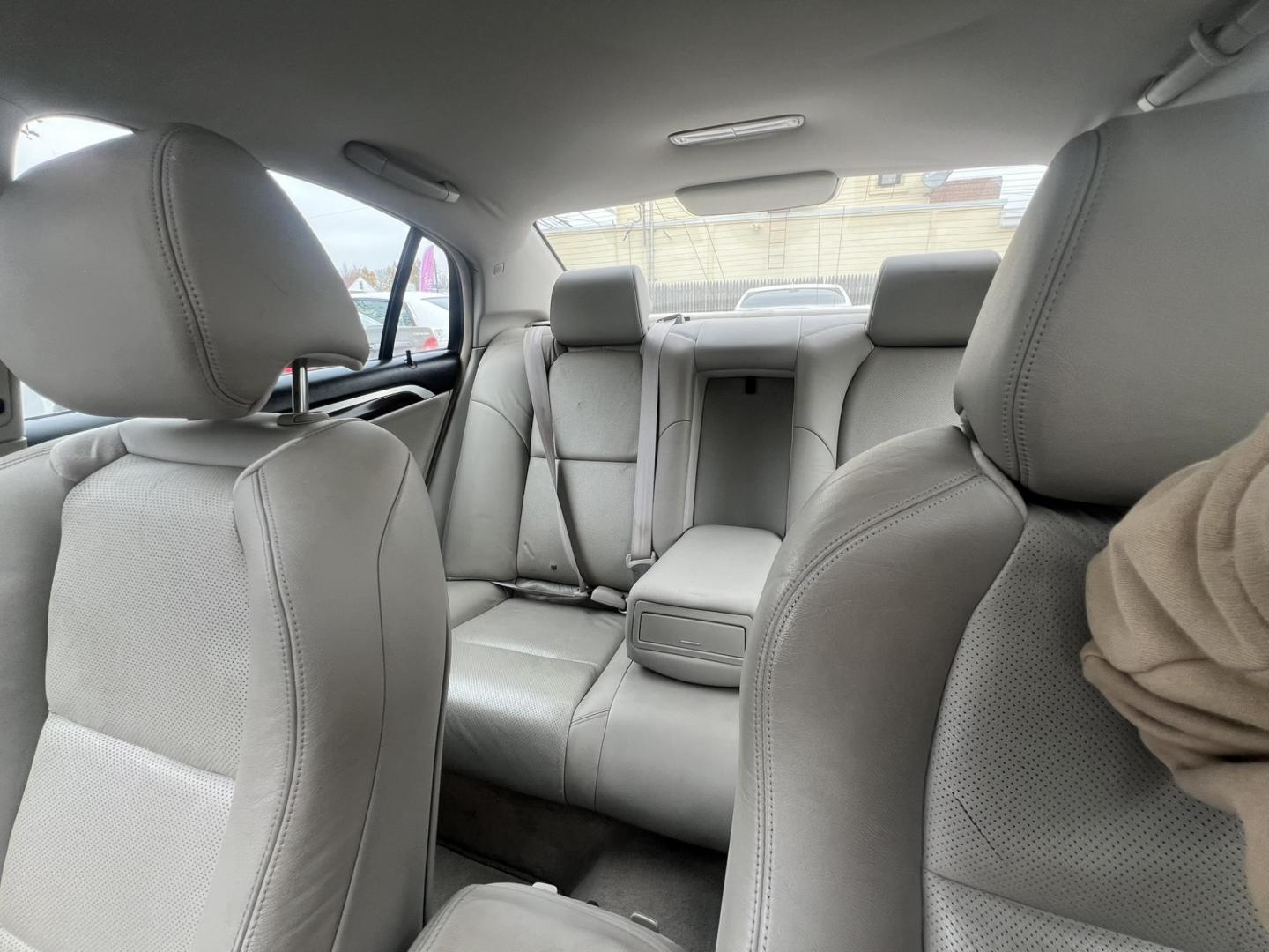 2008 Acura TL 5-Speed AT (19UUA66278A) with an 3.2L V6 SOHC 24V engine, 5-Speed Automatic Overdrive transmission, located at 1018 Brunswick Ave, Trenton, NJ, 08638, (609) 989-0900, 40.240086, -74.748085 - Photo#9