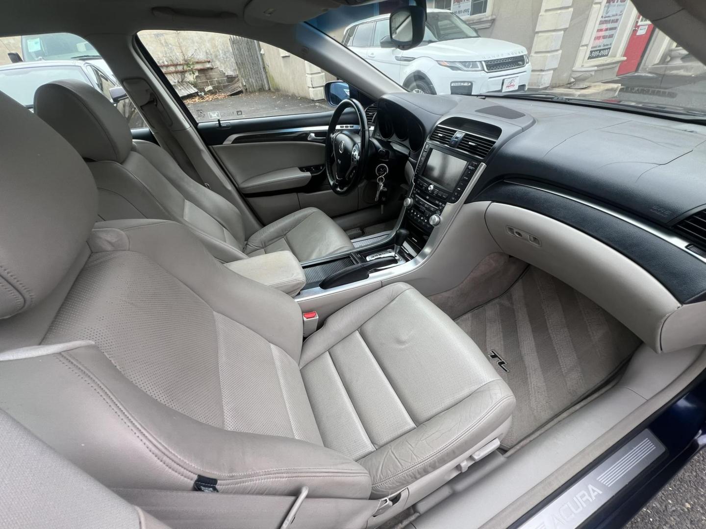 2008 Acura TL 5-Speed AT (19UUA66278A) with an 3.2L V6 SOHC 24V engine, 5-Speed Automatic Overdrive transmission, located at 1018 Brunswick Ave, Trenton, NJ, 08638, (609) 989-0900, 40.240086, -74.748085 - Photo#13